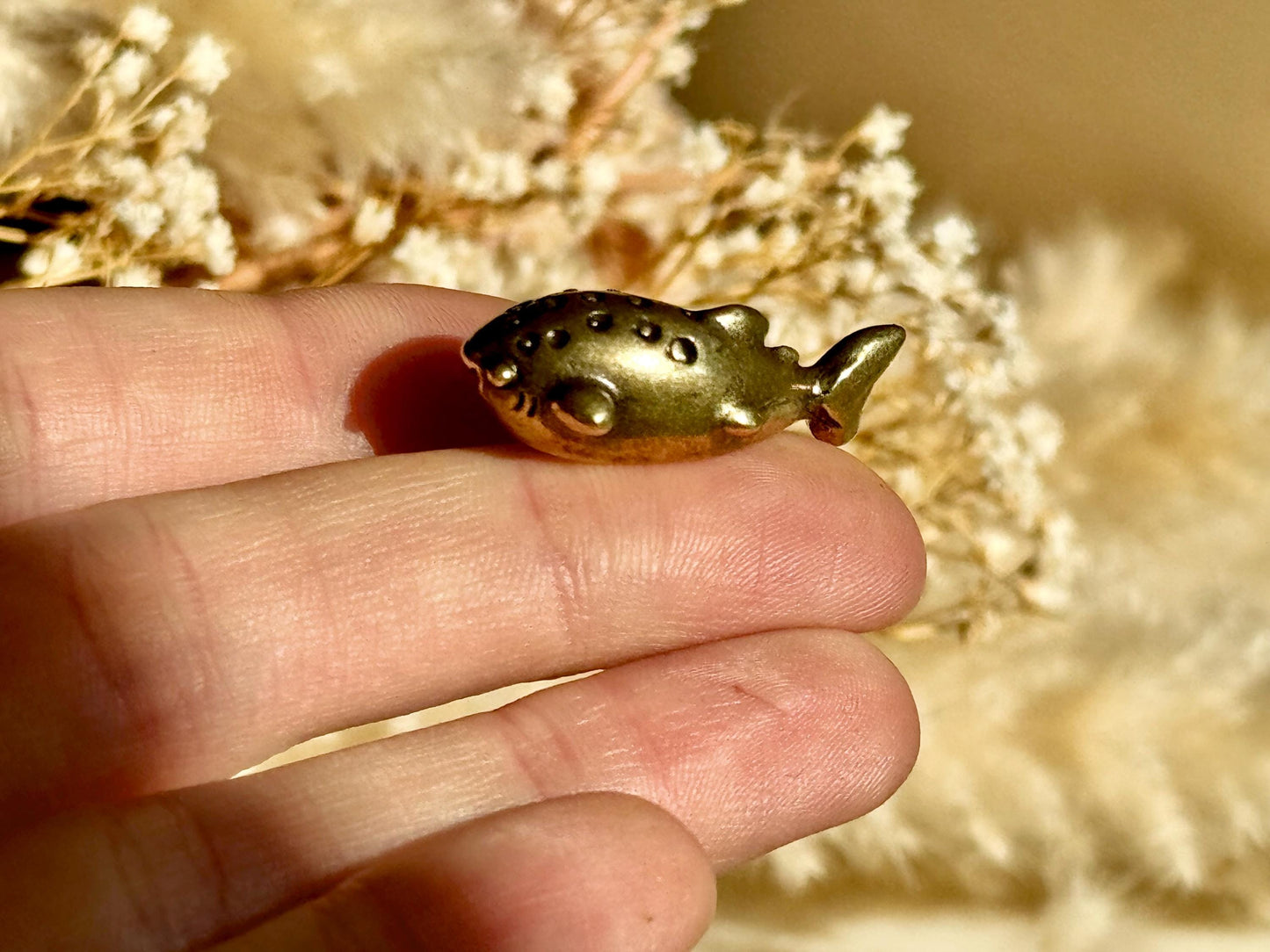 Cute solid brass sculptures Whale Shark figurine, metal sea creatures, desktop decor, metal whale figurine