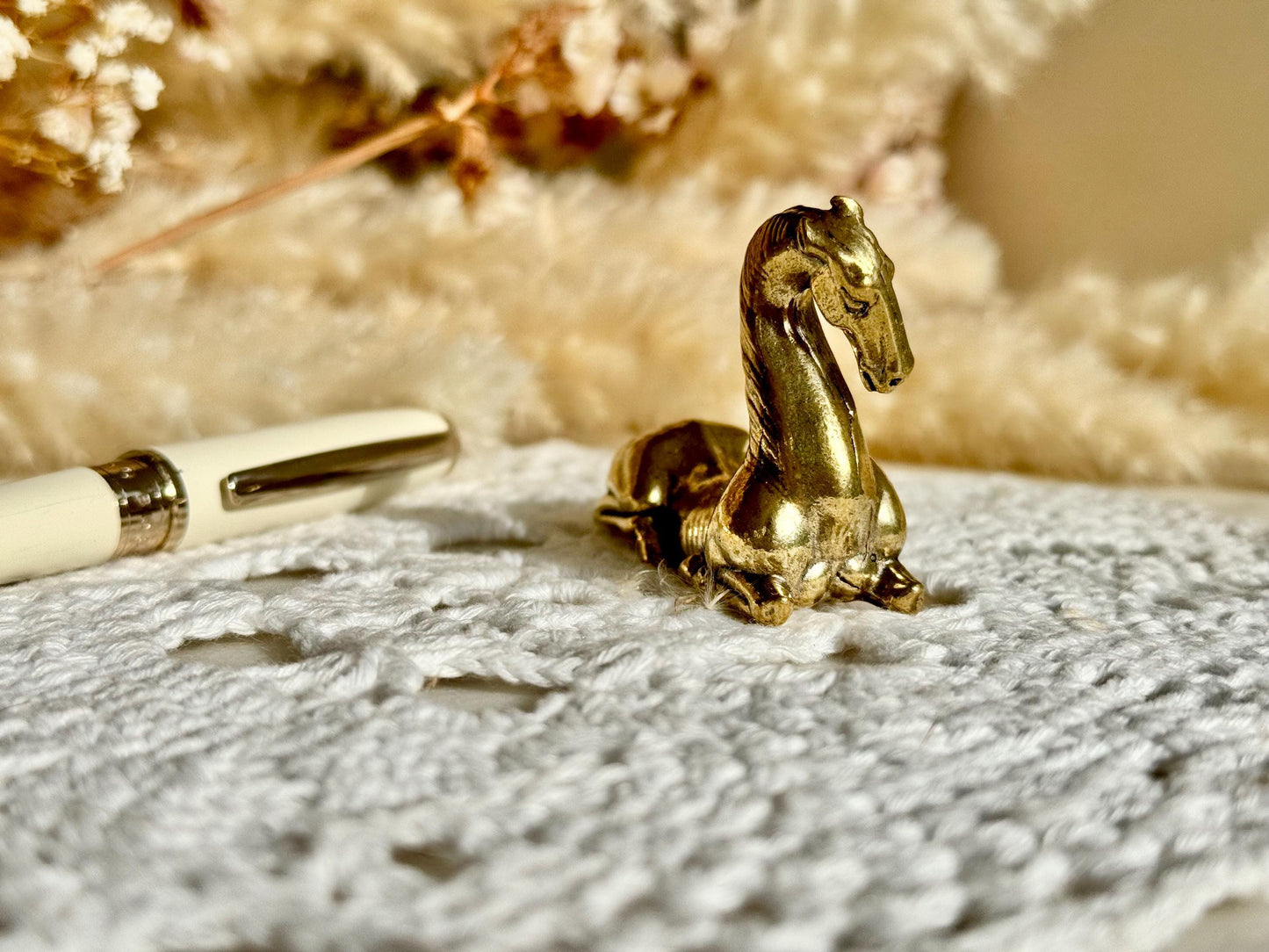 Horse pen rest, solid brass Horse statuette, fountain pen rest, Creative Brush holder, Luxury desk accessories, Christmas gift