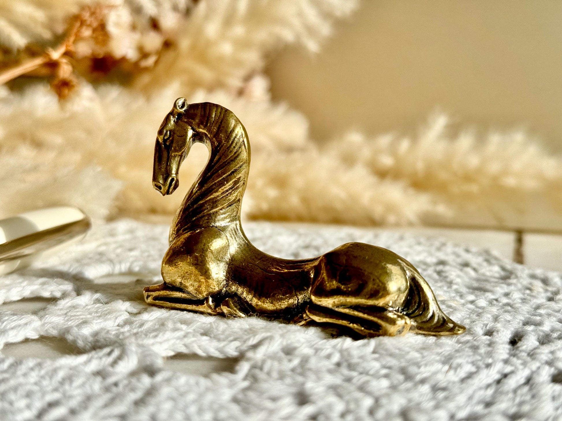 Horse pen rest, solid brass Horse statuette, fountain pen rest, Creative Brush holder, Luxury desk accessories, Christmas gift