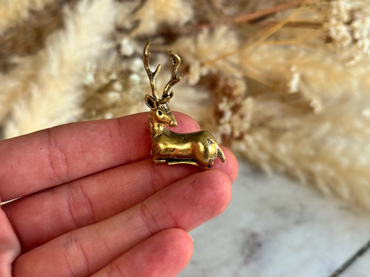 Beautiful Deer Ornamenr, Fine lifelike brass Sika figurine, Tiny Deer Decoration, Reindeer ornament, Cute Christmas gift, Gift for friend