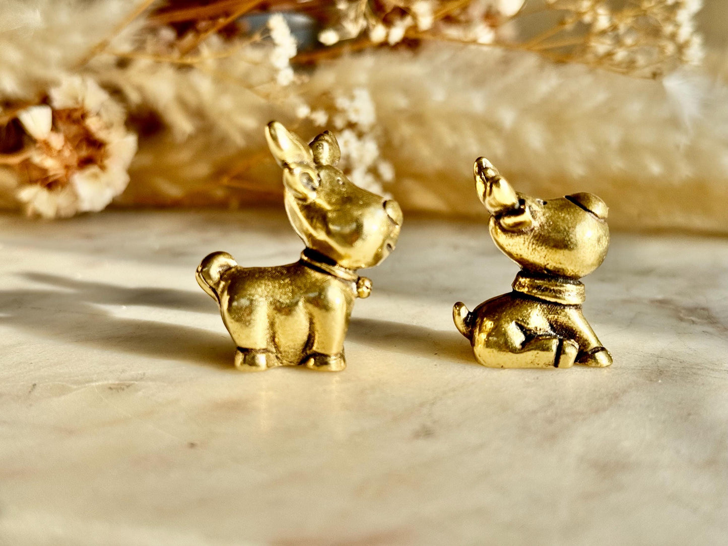 Solid Brass Reindeer Figurines – Delightful Christmas Decorations and Ideal Gift for Adding a Touch of Holiday Spirit