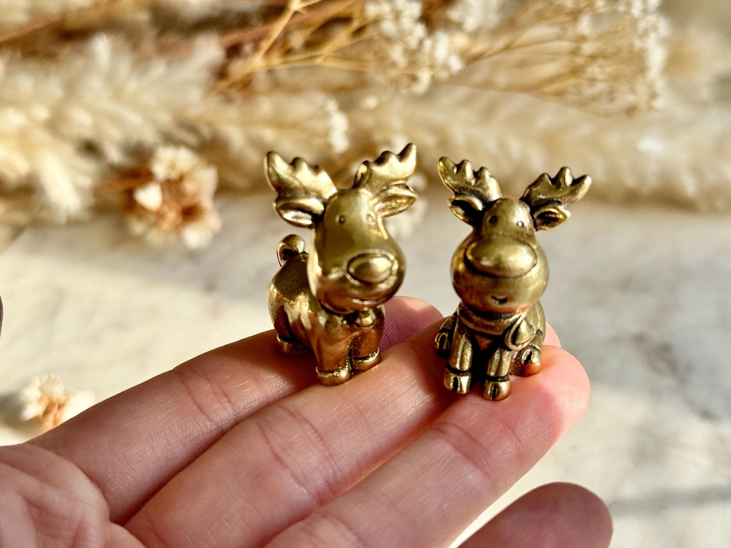 Solid Brass Reindeer Figurines – Delightful Christmas Decorations and Ideal Gift for Adding a Touch of Holiday Spirit