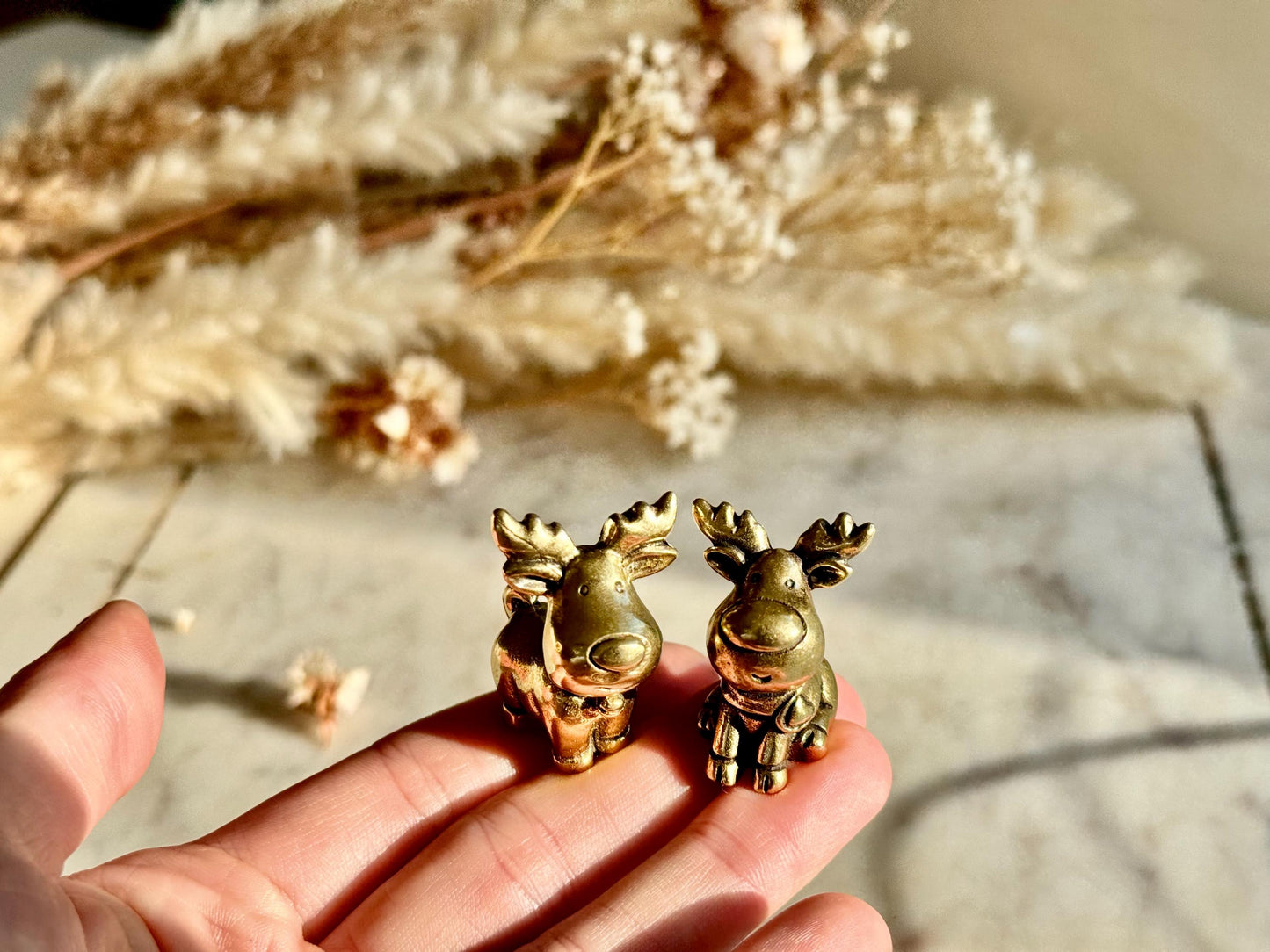 Solid Brass Reindeer Figurines – Delightful Christmas Decorations and Ideal Gift for Adding a Touch of Holiday Spirit