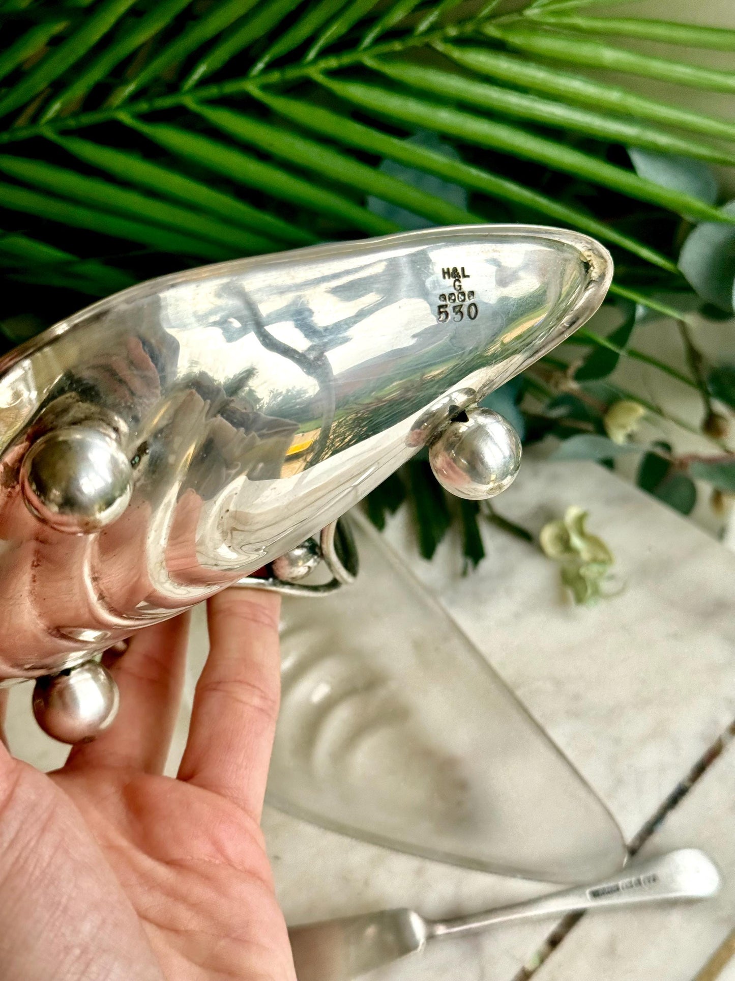 Vintage EPNS Hamilton & Laidlaw Silver-Plated Oyster-Shaped Butter Dish with Knife, Shell Caviar Dish