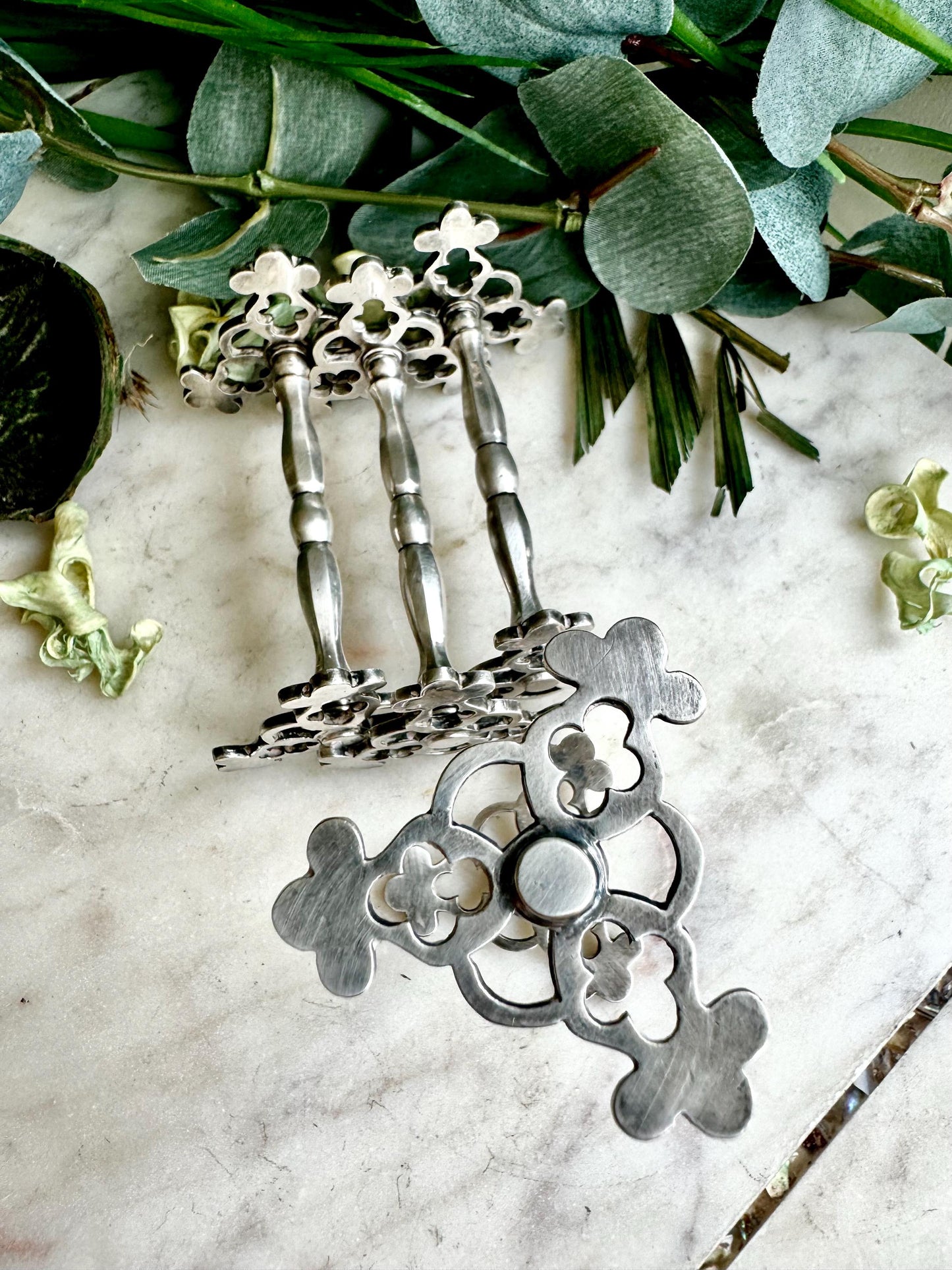 Vintage Set of 4 Silver Plated cutlery rests, english antique, pair of silver plated fleur de lys style cutlery rests, knife spoon holder