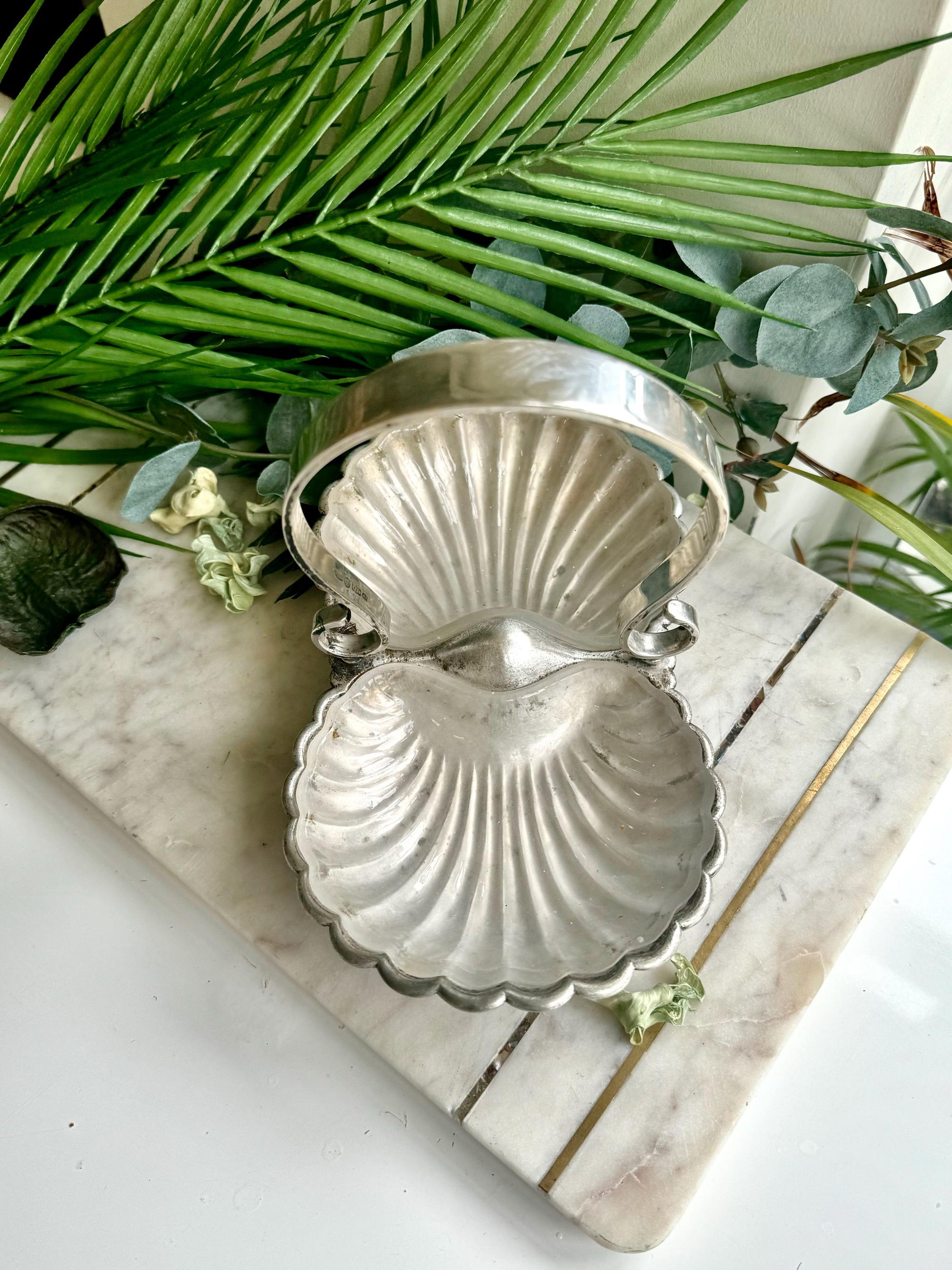 Antique Art Deco silver plate Butter shell Vintage Dish Clam Scallop Shell Bonbon Trinket Silver Plate Double Shell with a Handle