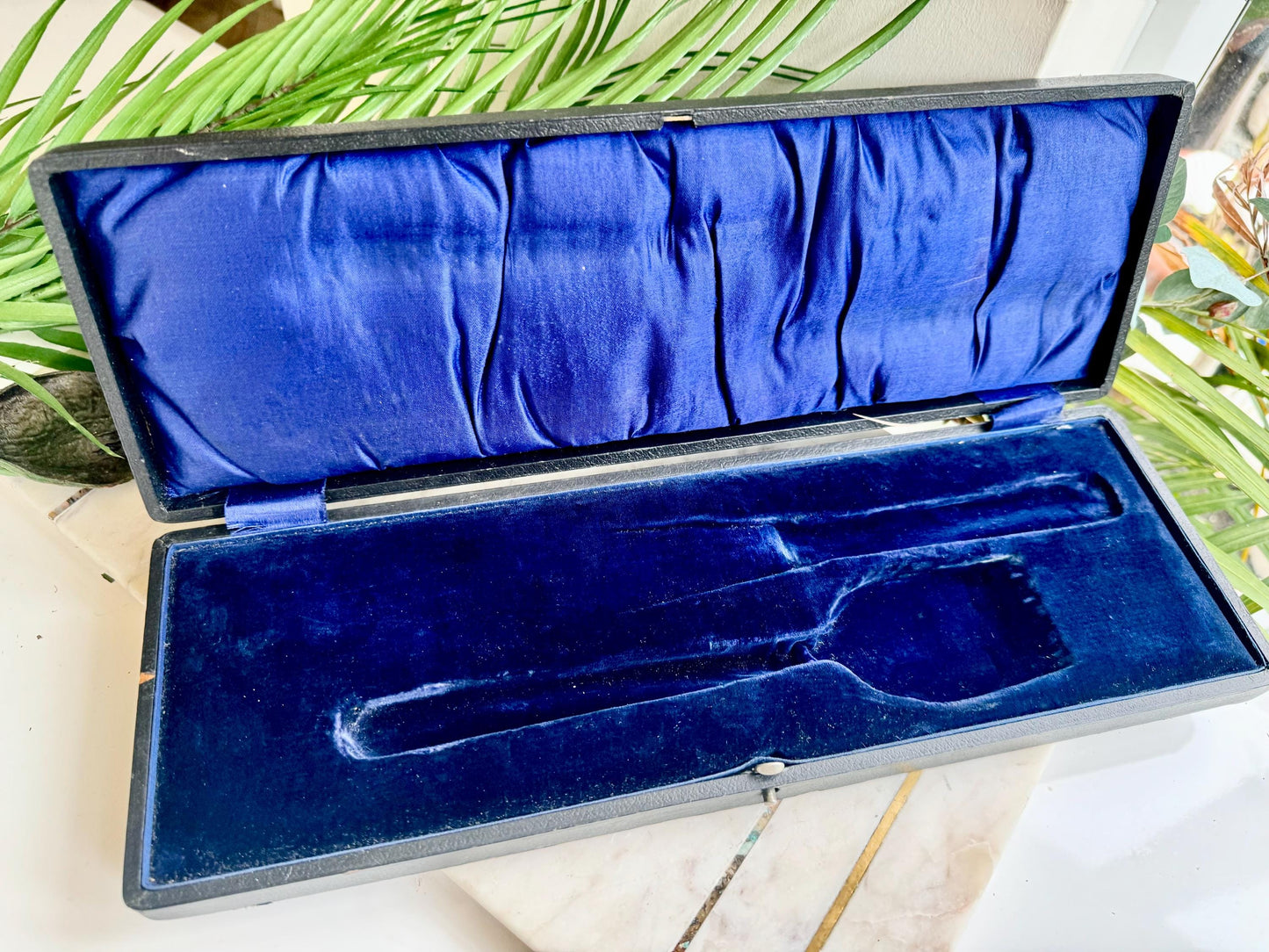 Antique Boxwd Fish Servers Silver Plated Vintage Pair of Engraved Fork and Knife, Elegant British Vintage silverware