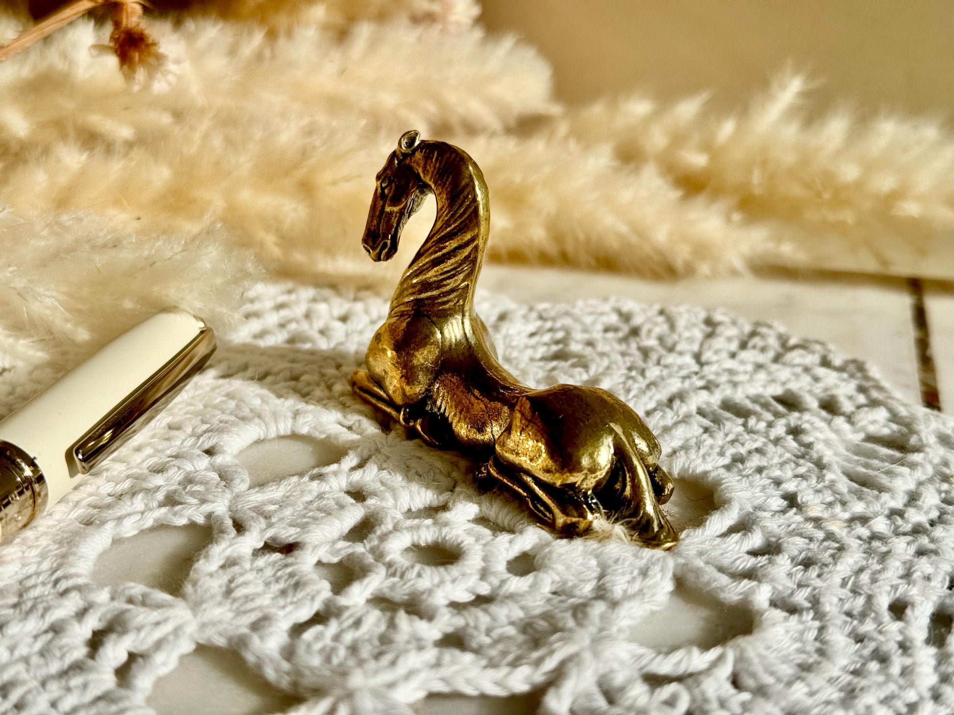 Horse pen rest, solid brass Horse statuette, fountain pen rest, Creative Brush holder, Luxury desk accessories, Christmas gift
