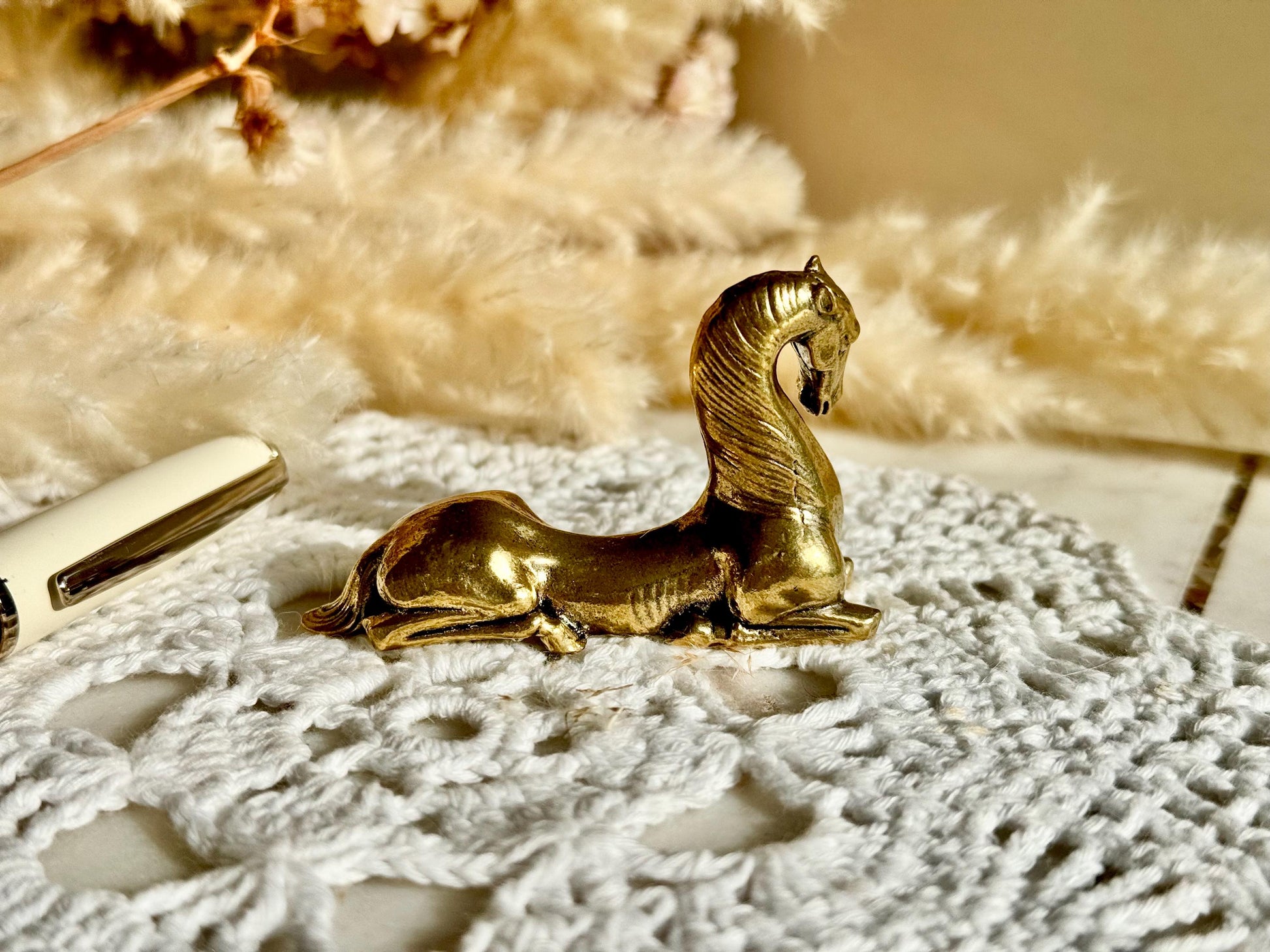 Horse pen rest, solid brass Horse statuette, fountain pen rest, Creative Brush holder, Luxury desk accessories, Christmas gift
