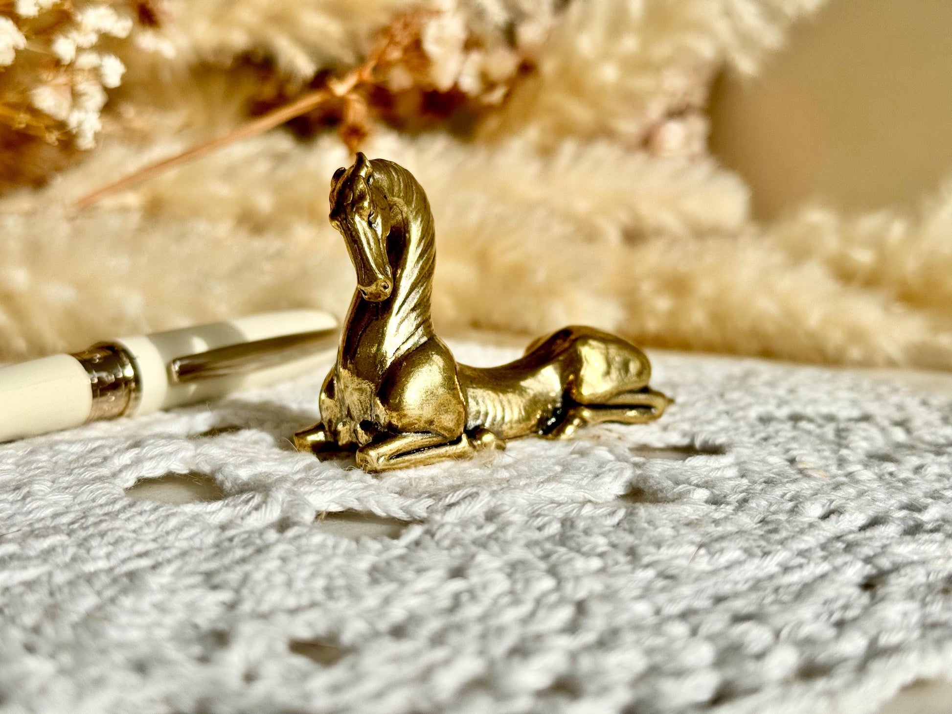 Horse pen rest, solid brass Horse statuette, fountain pen rest, Creative Brush holder, Luxury desk accessories, Christmas gift