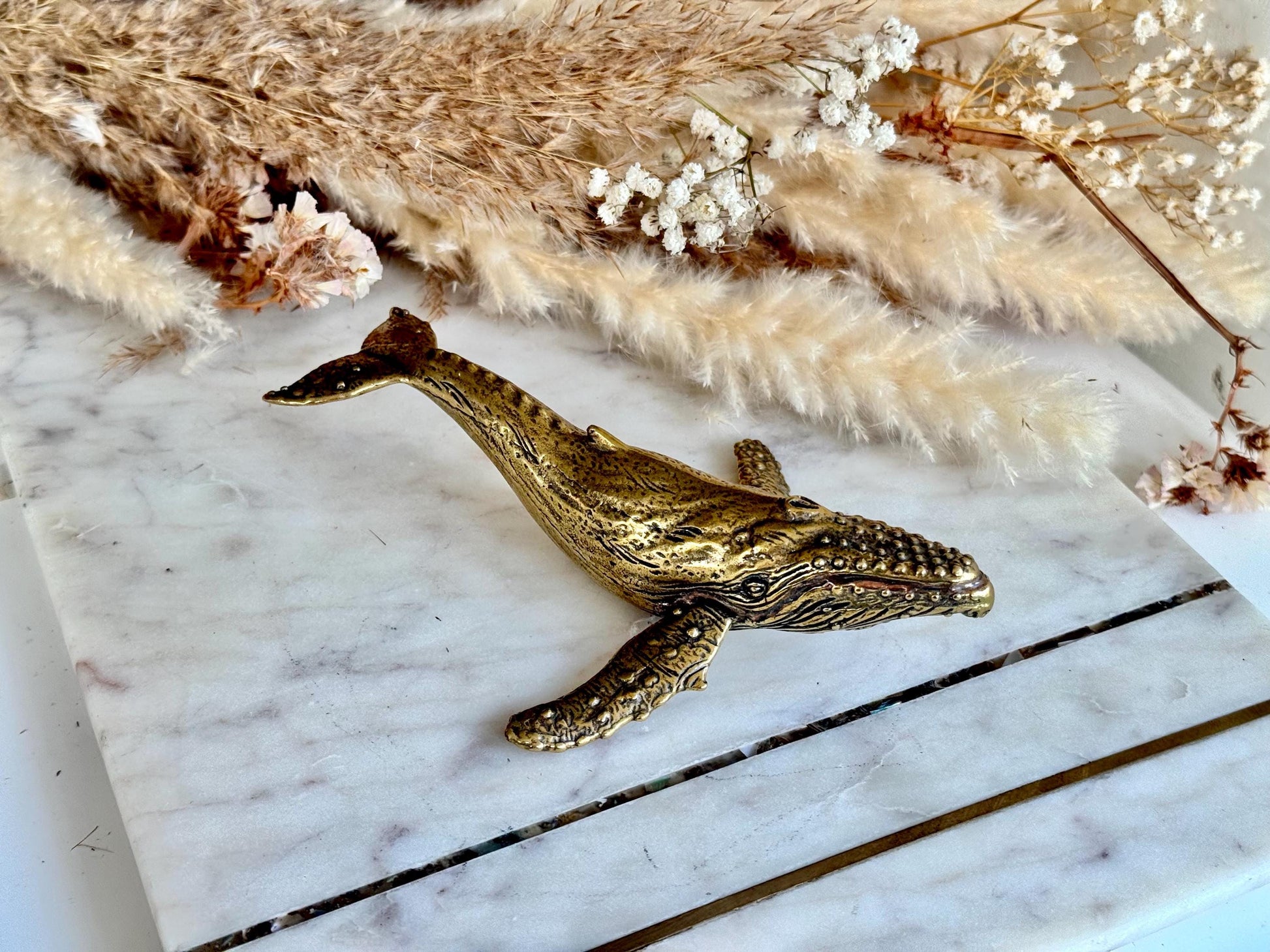 Big Lifelike solid brass sculptures humpback whale figurine, brass sea creatures ornament, paperweight metal figurine, ocean mammal creature