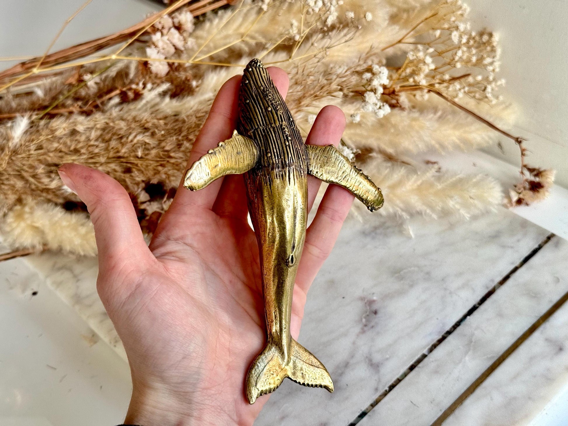 Big Lifelike solid brass sculptures humpback whale figurine, brass sea creatures ornament, paperweight metal figurine, ocean mammal creature