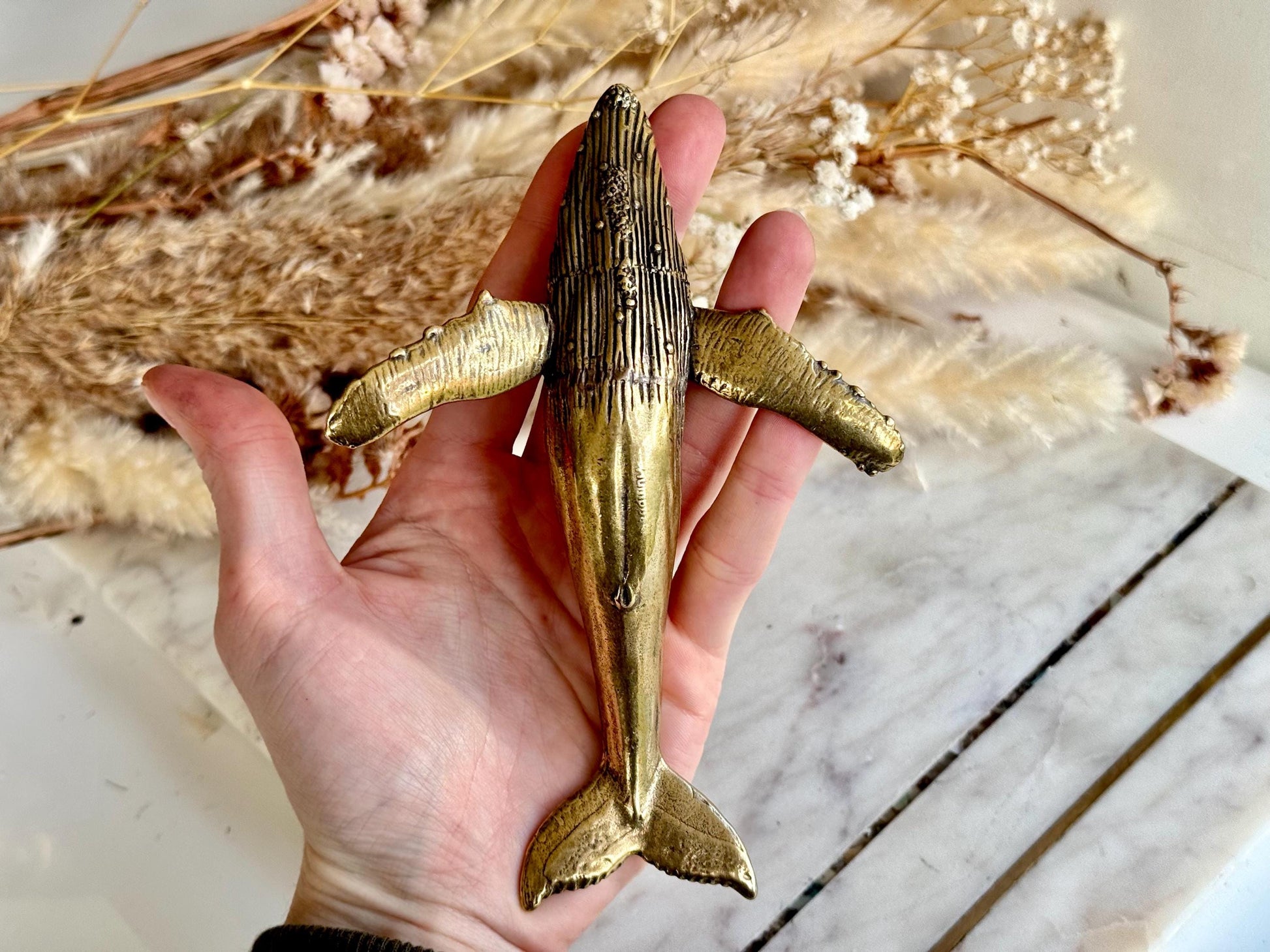 Big Lifelike solid brass sculptures humpback whale figurine, brass sea creatures ornament, paperweight metal figurine, ocean mammal creature
