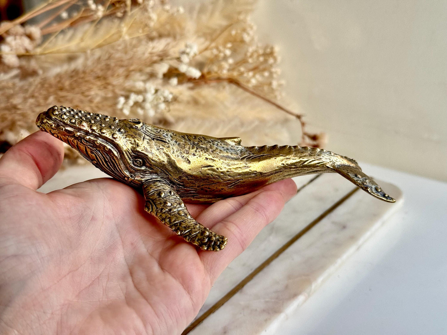 Big Lifelike solid brass sculptures humpback whale figurine, brass sea creatures ornament, paperweight metal figurine, ocean mammal creature