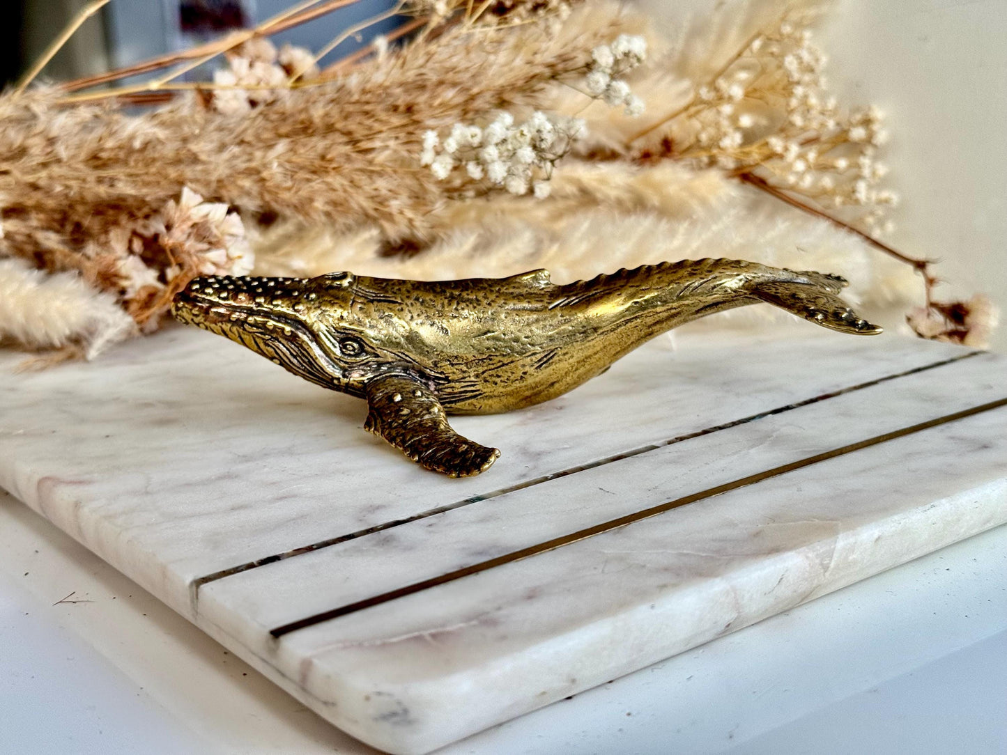 Big Lifelike solid brass sculptures humpback whale figurine, brass sea creatures ornament, paperweight metal figurine, ocean mammal creature