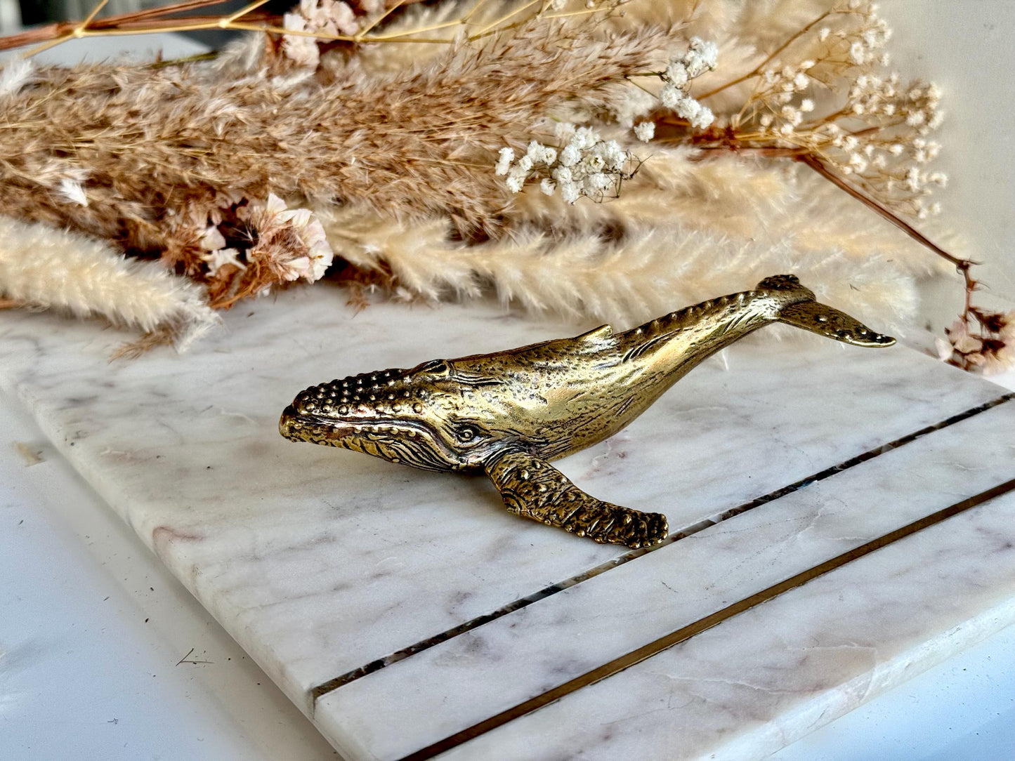 Big Lifelike solid brass sculptures humpback whale figurine, brass sea creatures ornament, paperweight metal figurine, ocean mammal creature