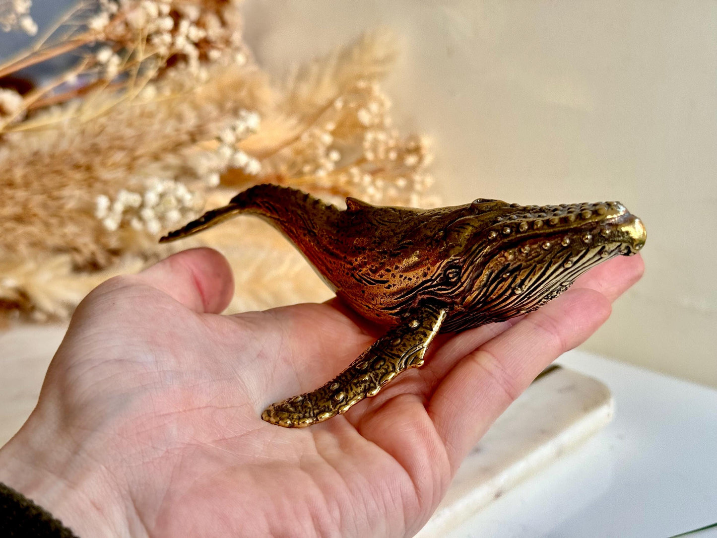 Big Lifelike solid brass sculptures humpback whale figurine, brass sea creatures ornament, paperweight metal figurine, ocean mammal creature