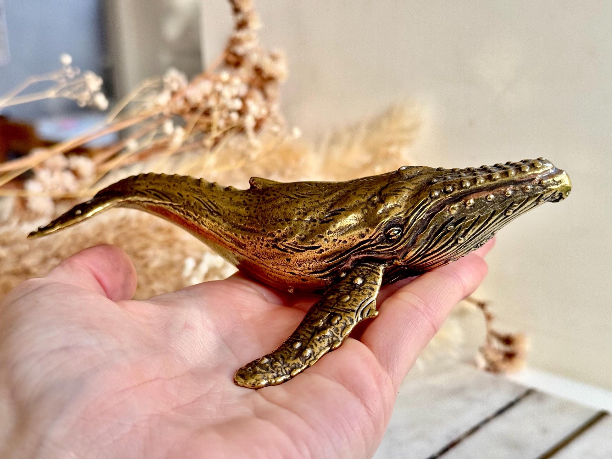 Big Lifelike solid brass sculptures humpback whale figurine, brass sea creatures ornament, paperweight metal figurine, ocean mammal creature