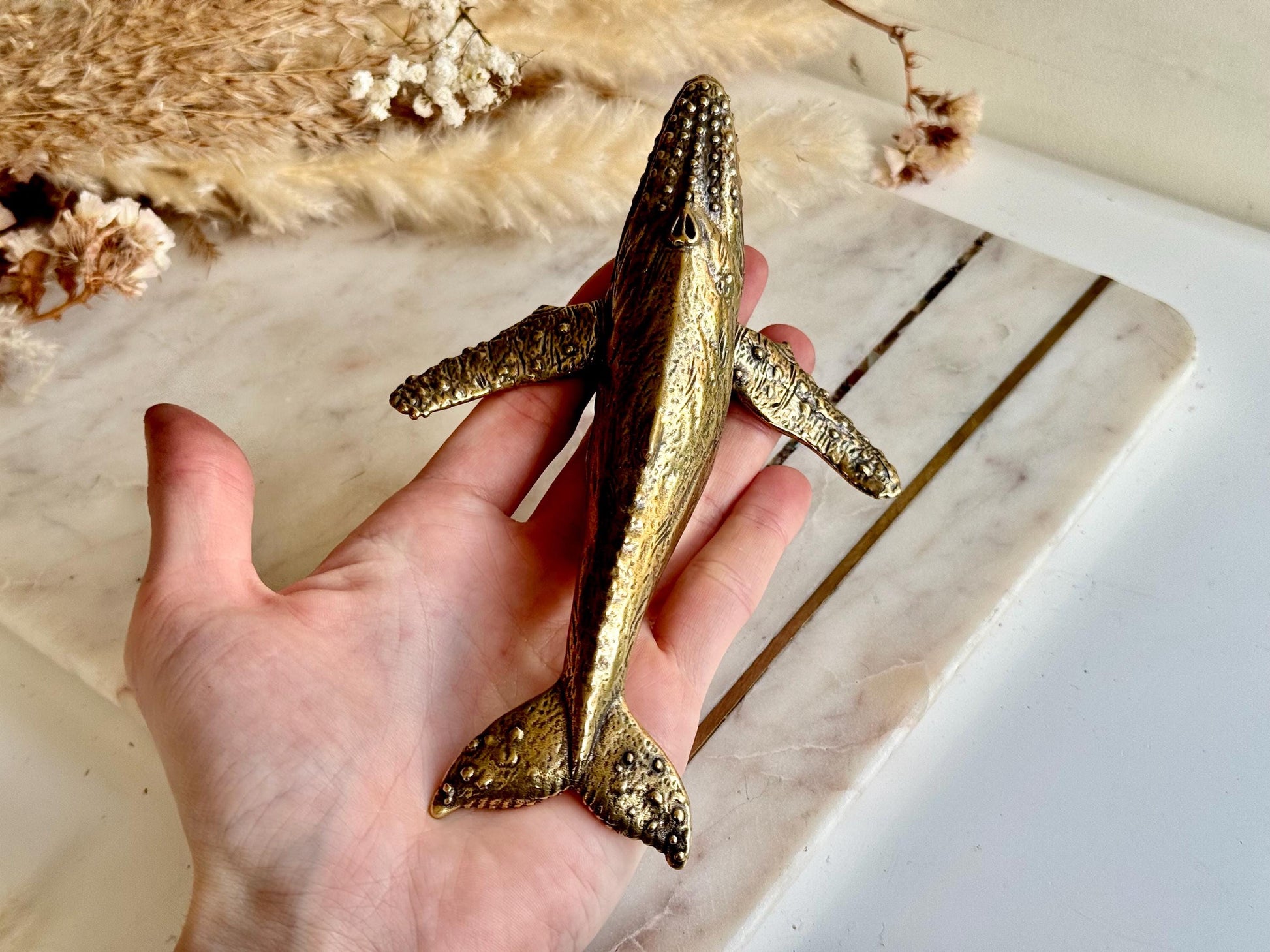 Big Lifelike solid brass sculptures humpback whale figurine, brass sea creatures ornament, paperweight metal figurine, ocean mammal creature