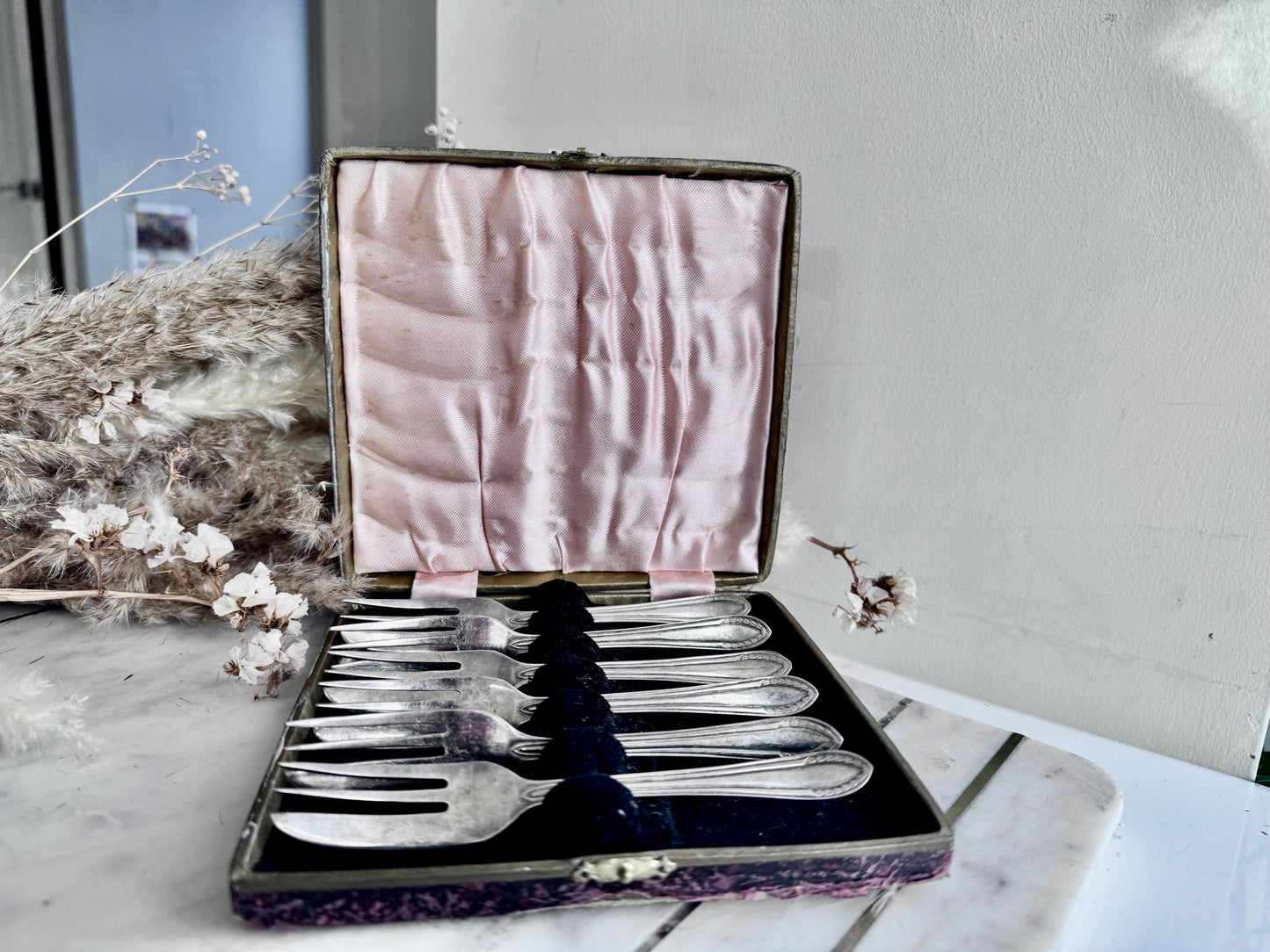 Vintage Boxed Set 6 Silver Plated Pastry or Cake Forks