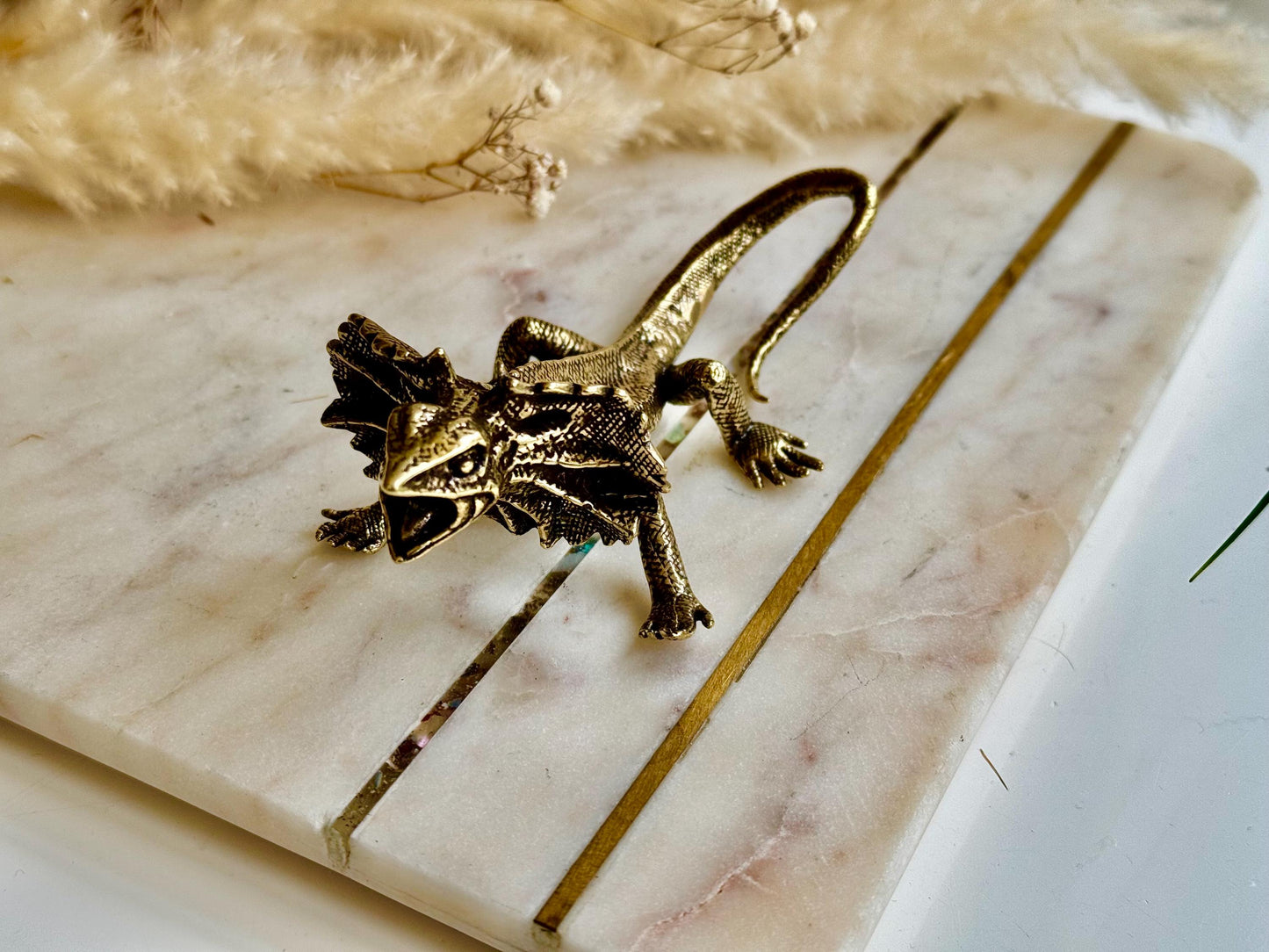 Fine lifelike brass frilled dragon miniature, detailed lizard sculpture, solid brass reptile figurine, exotic iguana ornament, metal frilled