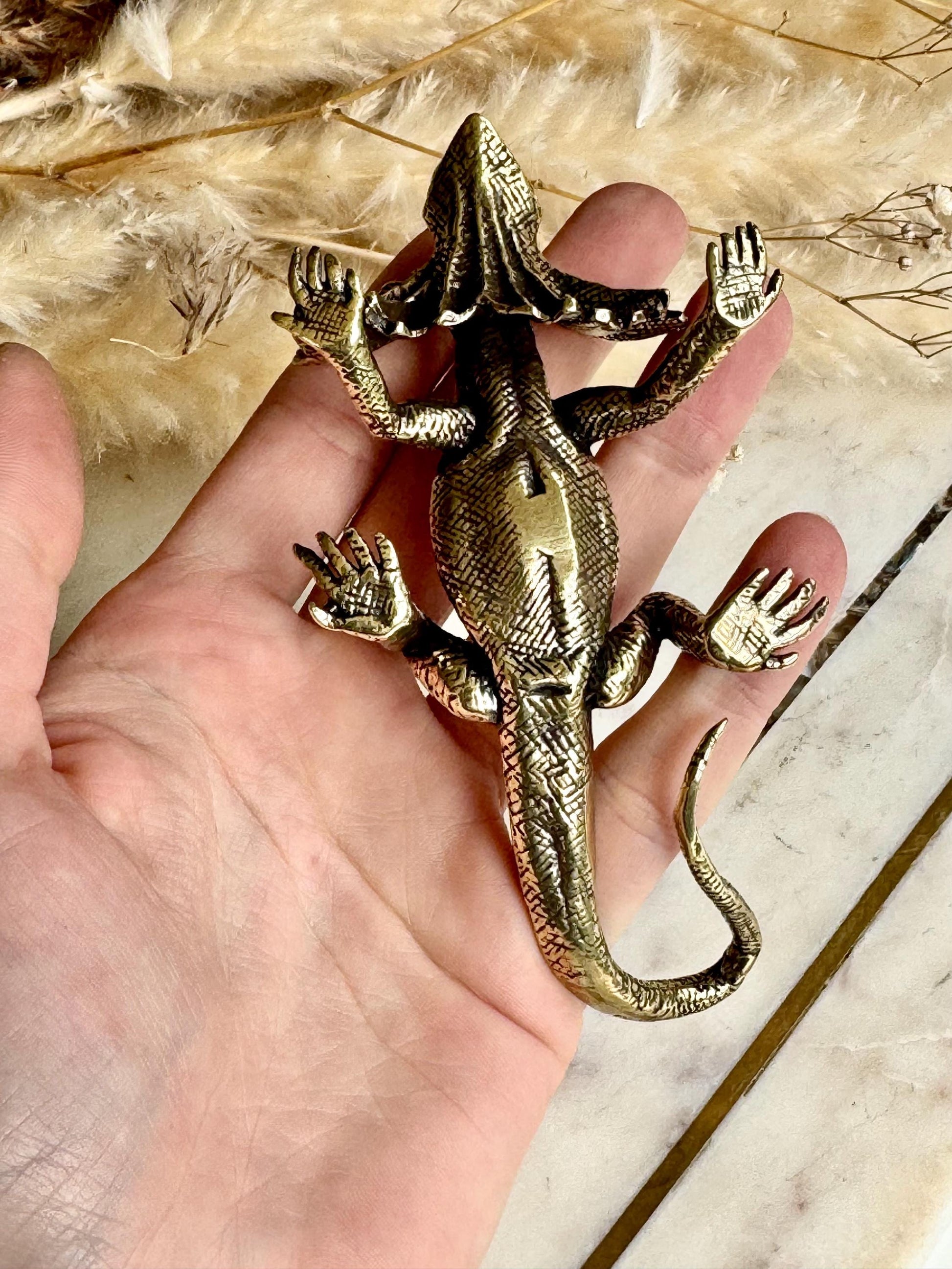 Fine lifelike brass frilled dragon miniature, detailed lizard sculpture, solid brass reptile figurine, exotic iguana ornament, metal frilled