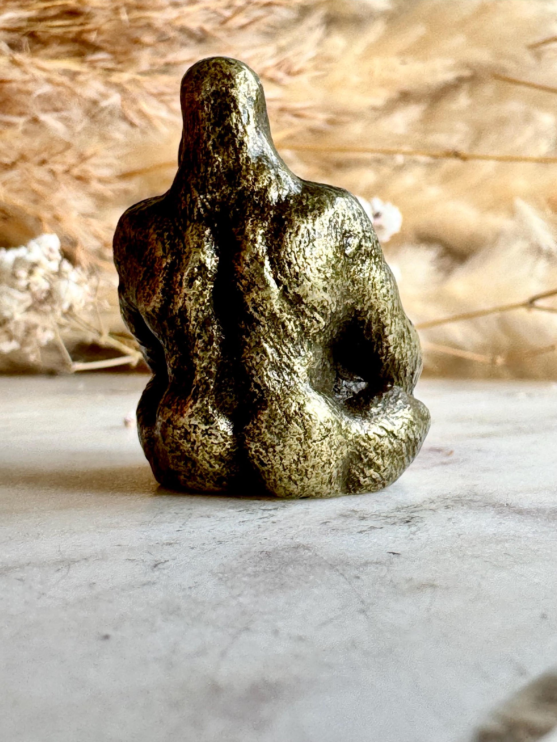 Smart gorilla statue, solid brass casting, fine workmanship, ape figurine, desktop decor, funny monkey miniature, creative paperweight gift