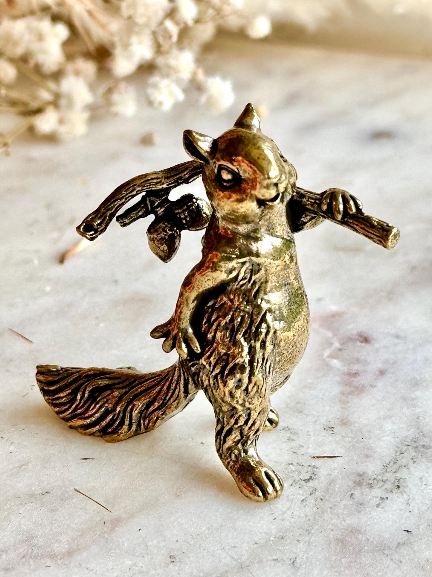 Solid brass figurine squirrel holding acorn, collectible brass ornament, beautiful decoration for tabletop