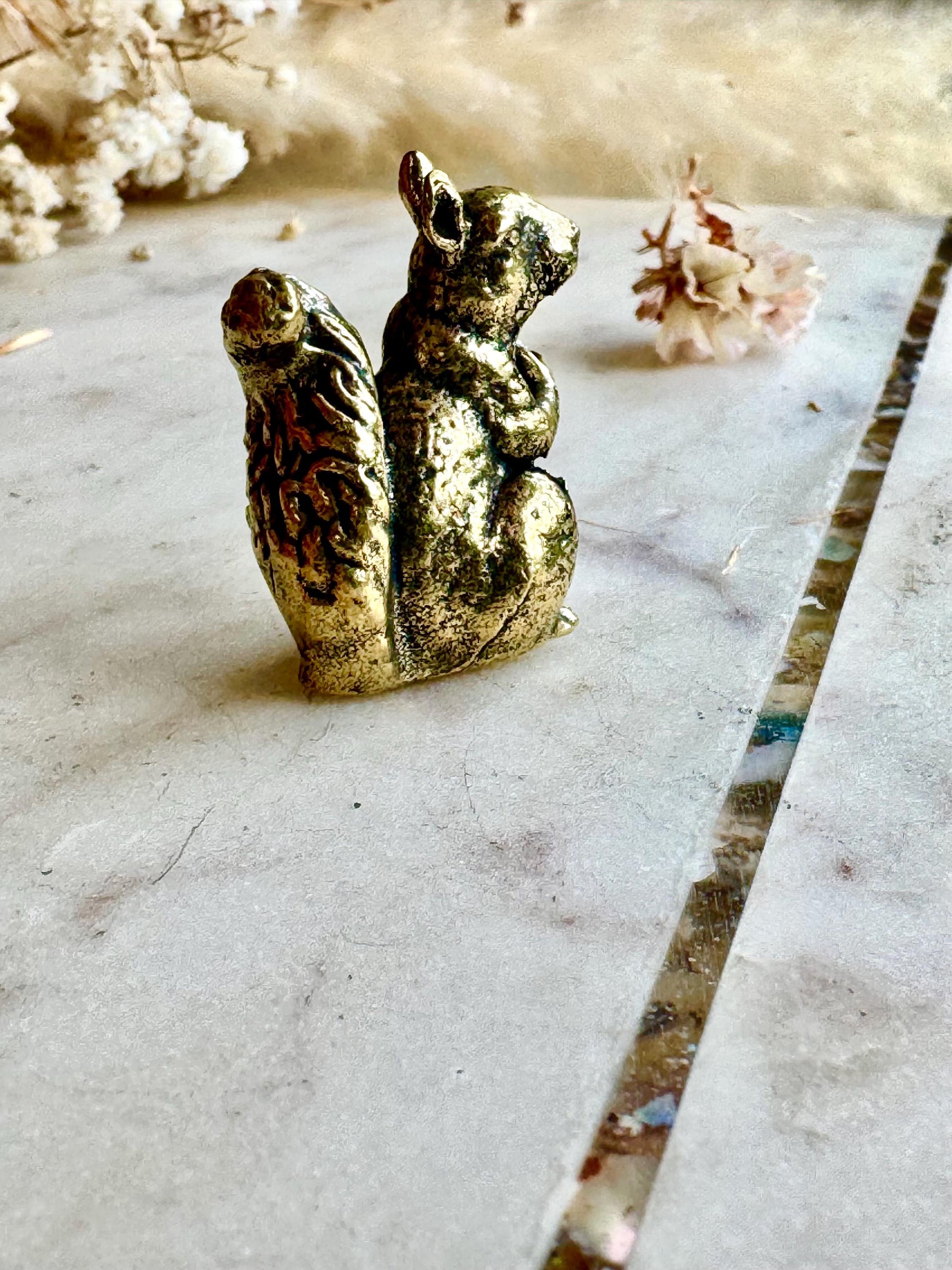 Solid brass figurine squirrel holding acorn, collectible brass ornament, beautiful decoration for tabletop