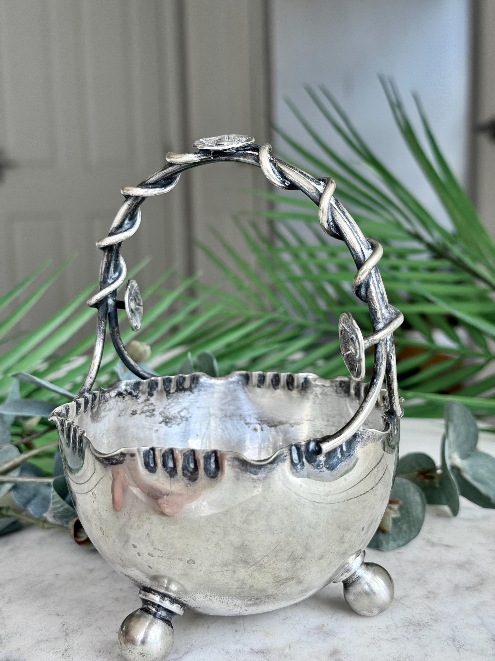 Antique Silver Plated Sugar Basket with Floral Handle – Early 20th Century Sheffield Joseph Rodgers and Sons