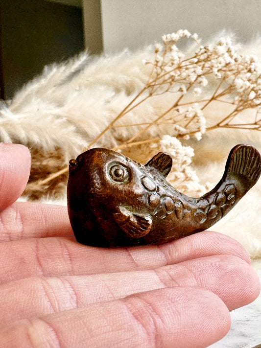 Bronze Fugu Pufferfish Pen Rest & Decorative Desk Ornament – Fine Figurine with Detailed Engraving