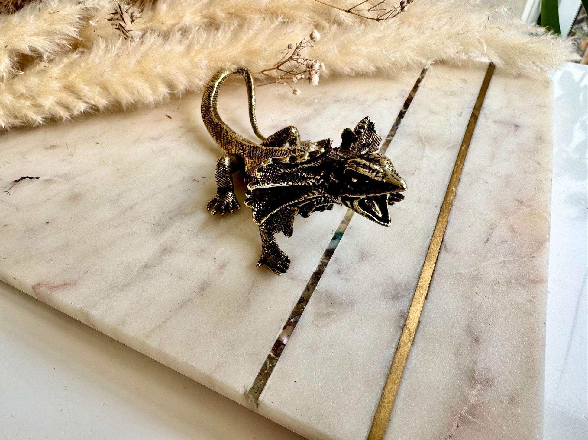 Fine lifelike brass frilled dragon miniature, detailed lizard sculpture, solid brass reptile figurine, exotic iguana ornament, metal frilled