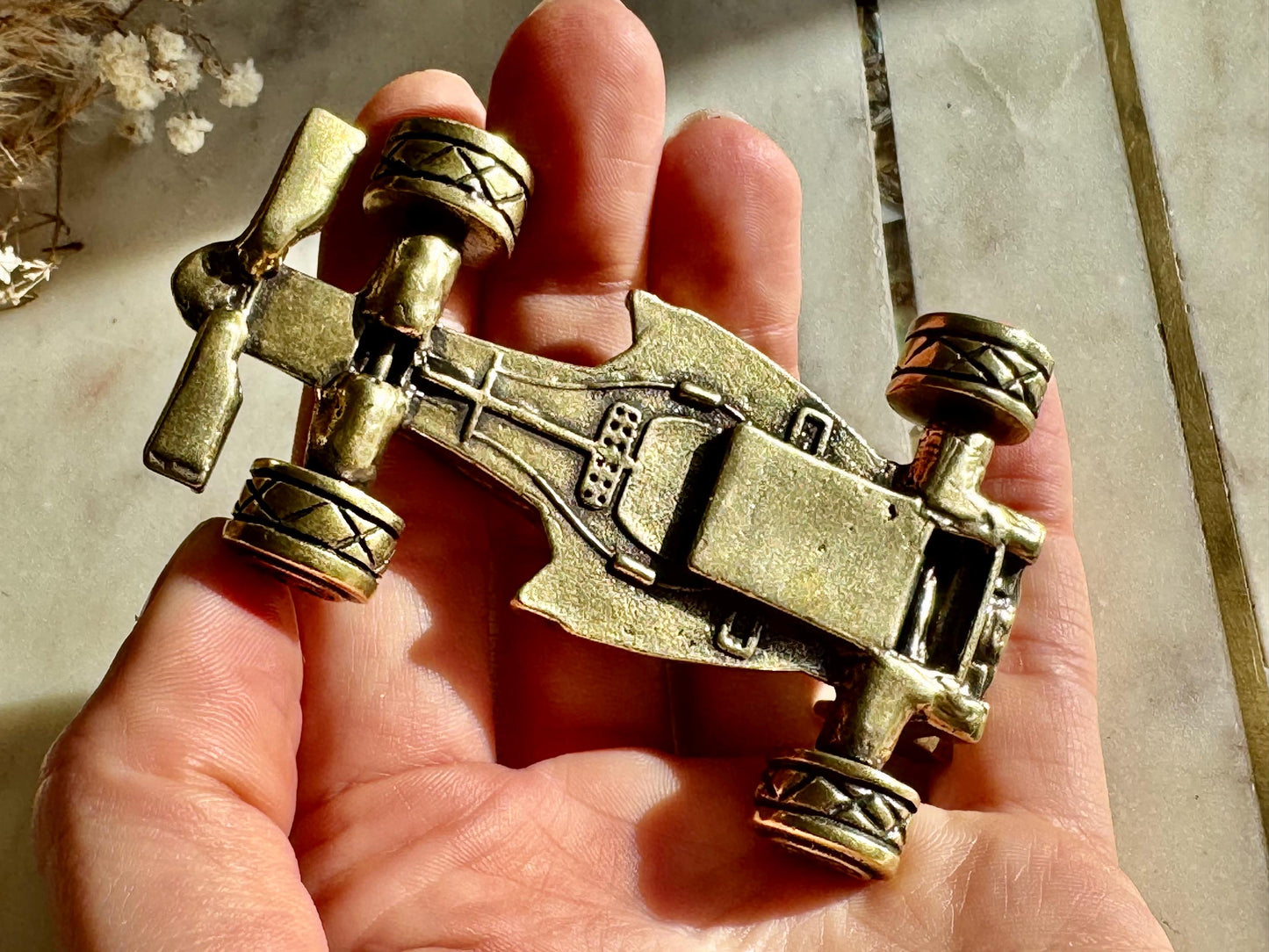 Solid brass Formula 1 race car, F1 collectible, rolling wheels metal statue, detailed brass racing car, unique motorsport decor