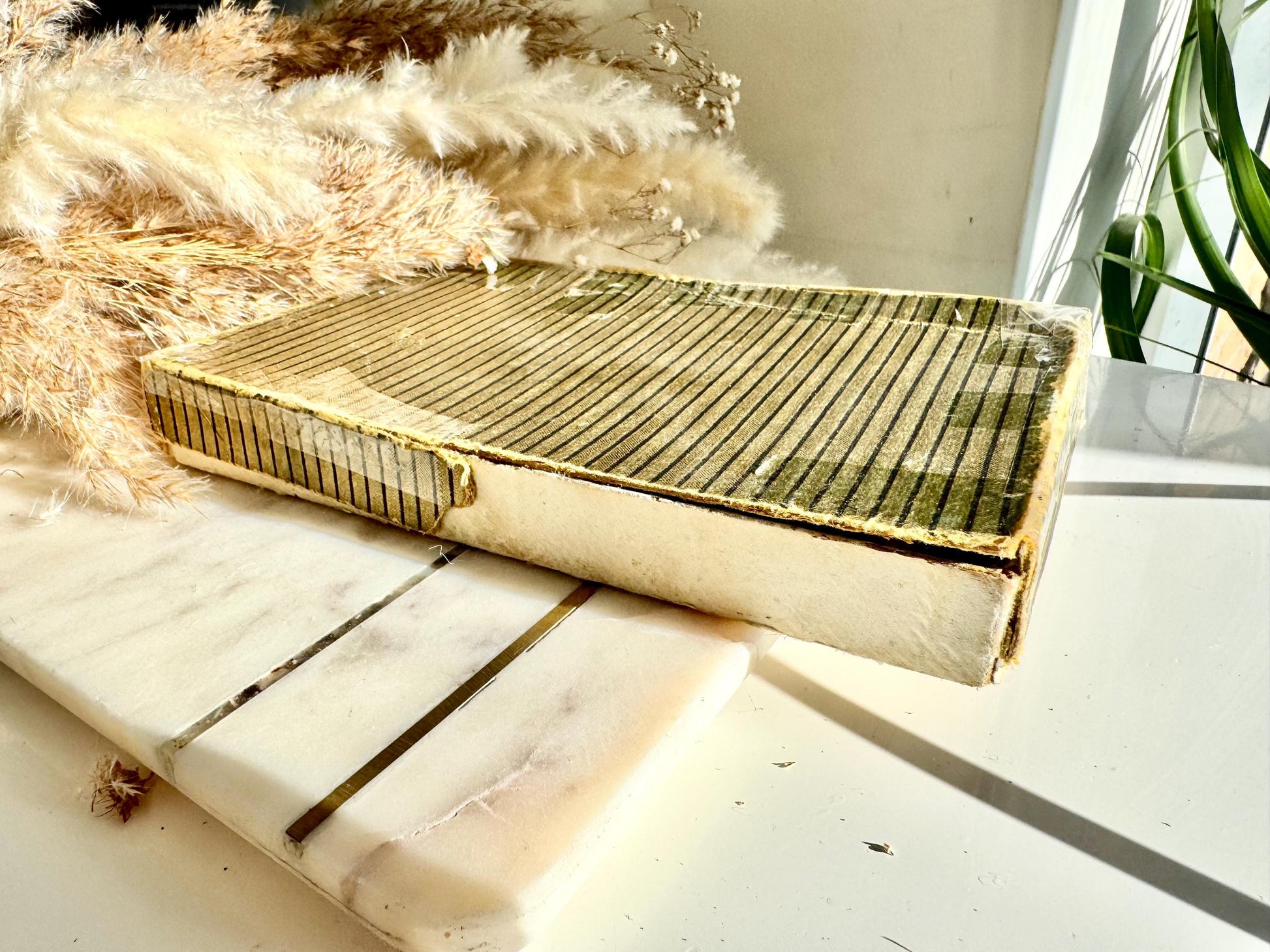 Set of 6 Antique Silver Plated Knives with Mother of Pearl Handles in Original Box, Edwardian Era Cutlery