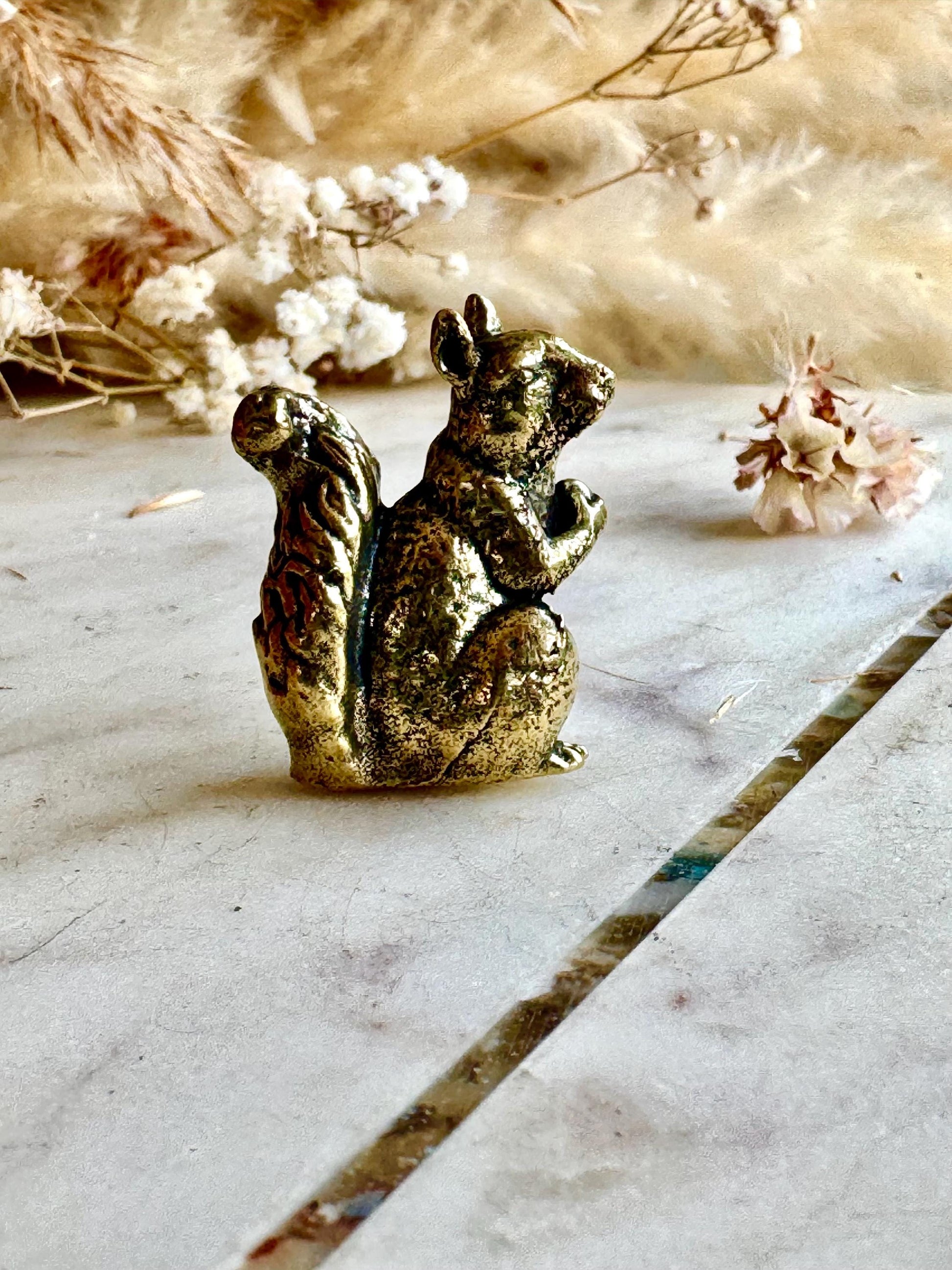 Solid brass figurine squirrel holding acorn, collectible brass ornament, beautiful decoration for tabletop