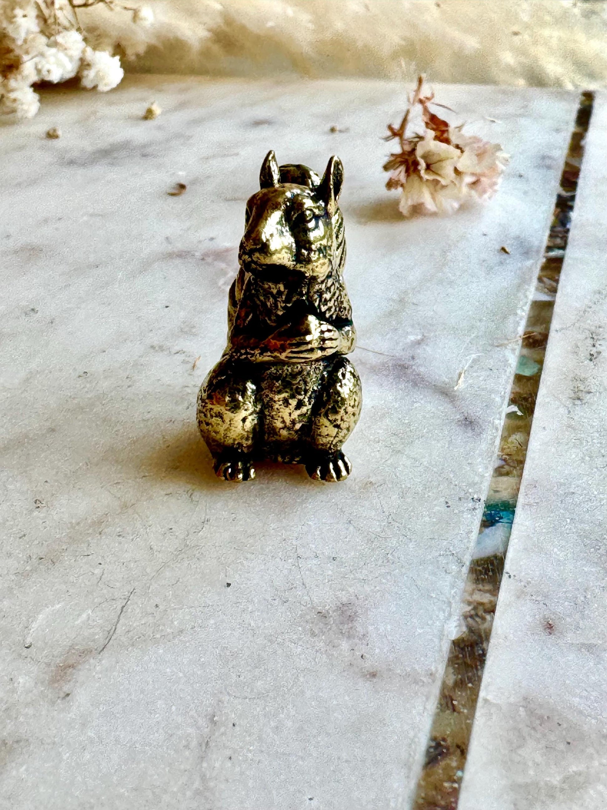 Solid brass figurine squirrel holding acorn, collectible brass ornament, beautiful decoration for tabletop
