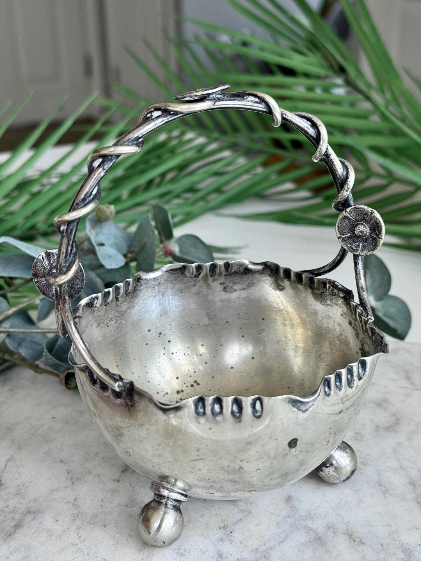 Antique Silver Plated Sugar Basket with Floral Handle – Early 20th Century Sheffield Joseph Rodgers and Sons