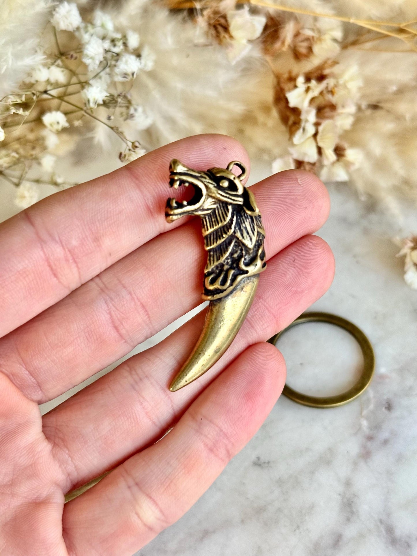 Solid Brass Viking Wolf Fang Keychain – Norse Mythology Tribal Amulet – Gothic Nordic Pendant, Novelty gift