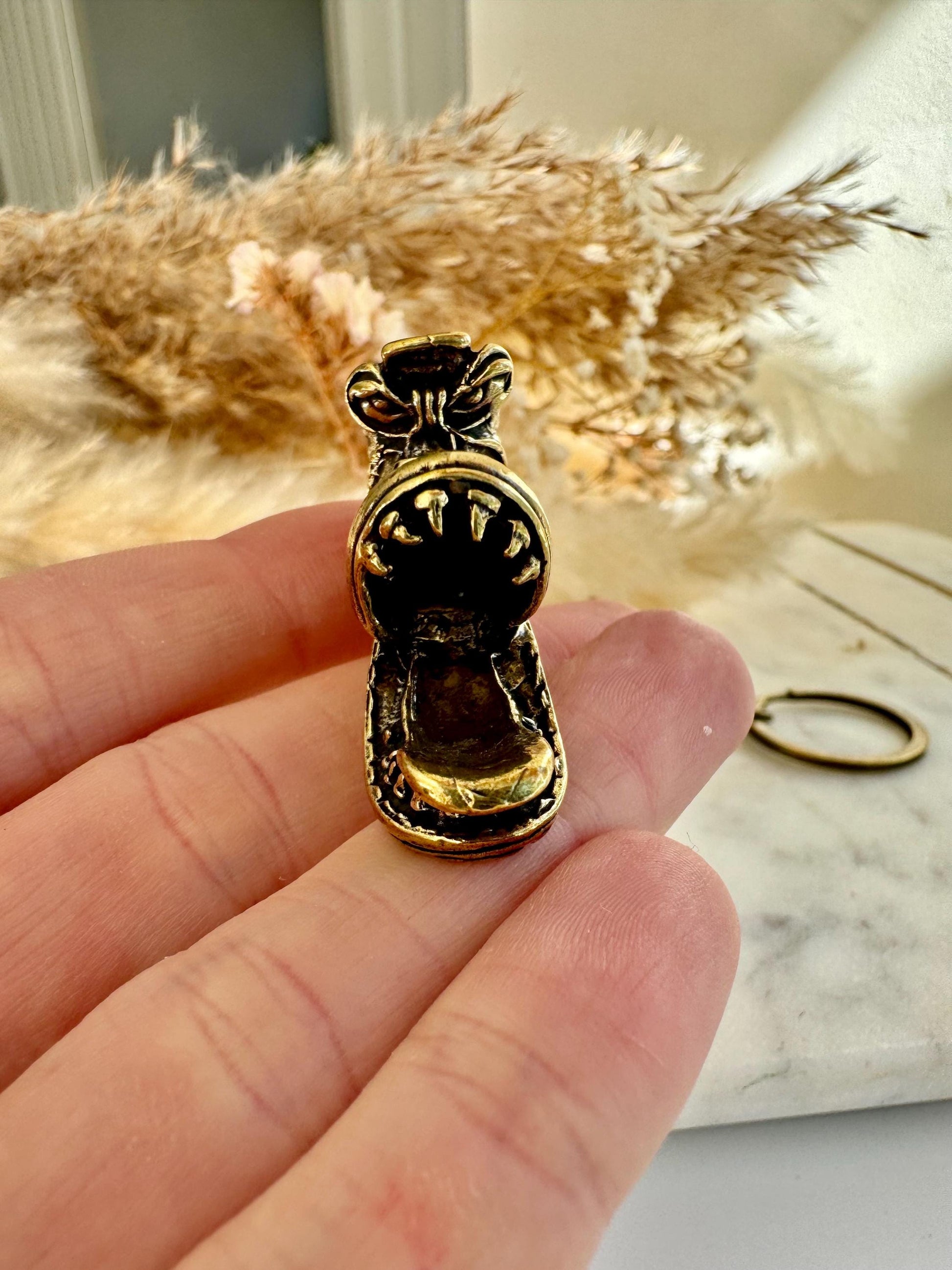 Brass Shoe Keychain with Monster Teeth – Funny Combat Boot Pendant, Heavyweight Key Ring for Men
