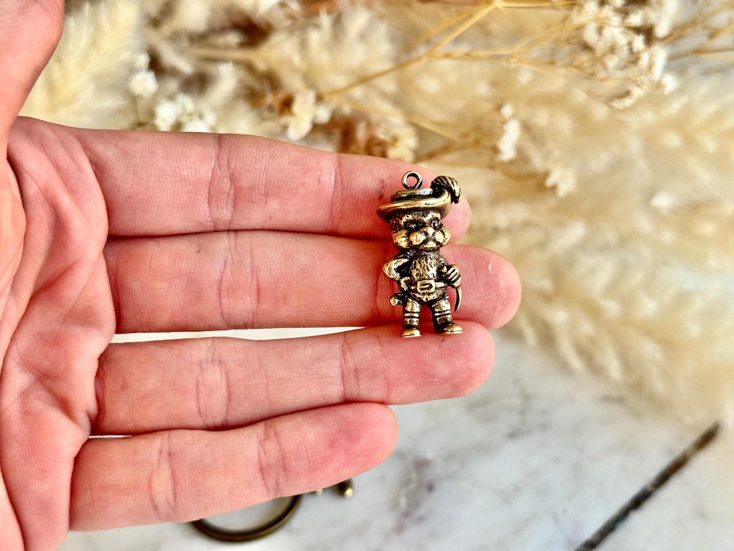 Brass Keychain – Puss in Boots Figurine with Sword – Miniature Fairytale Cat Charm