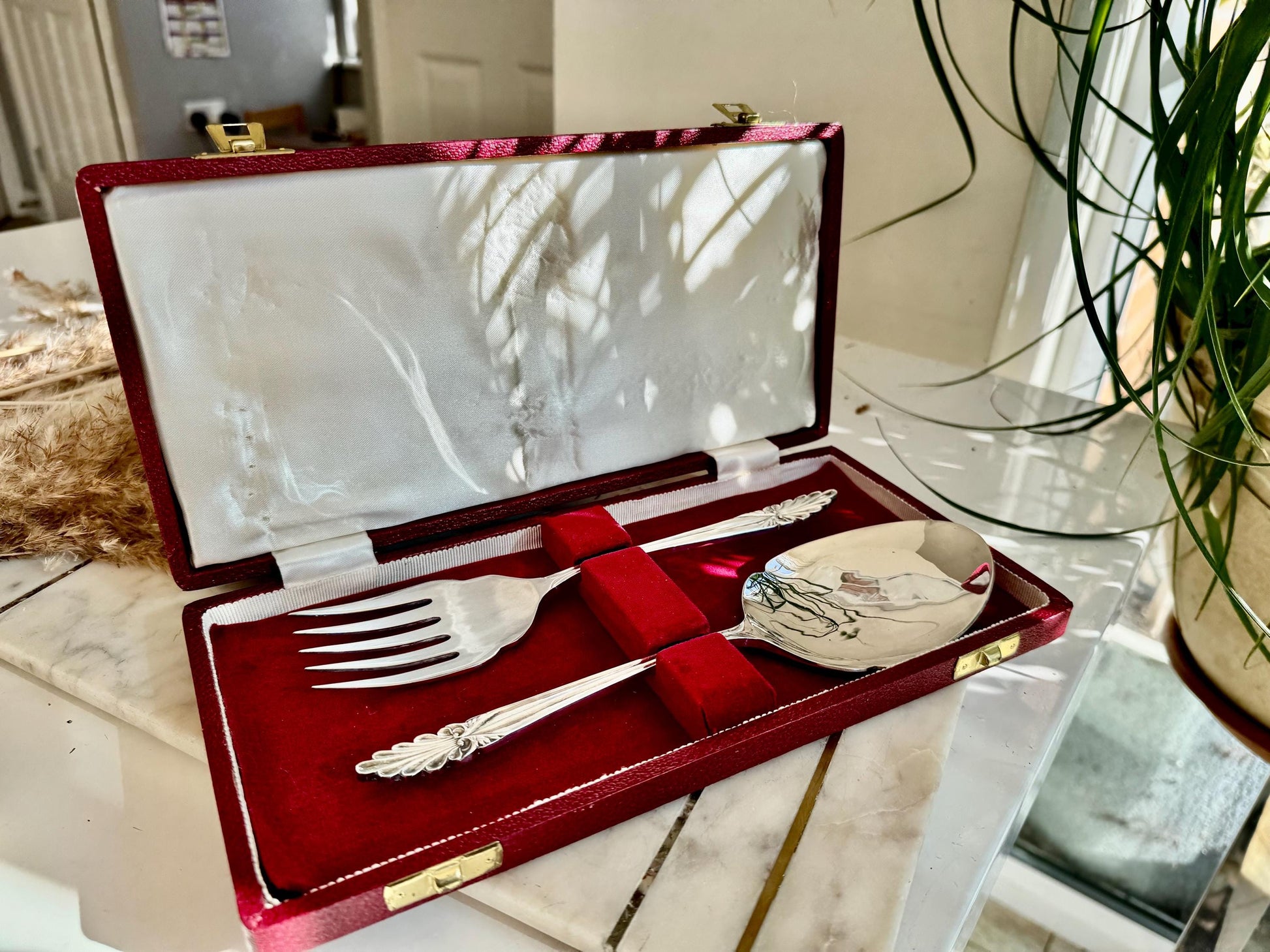 Elegant Vintage EPNS Silver-Plated Fish Serving Set in Red Velvet Presentation Case
