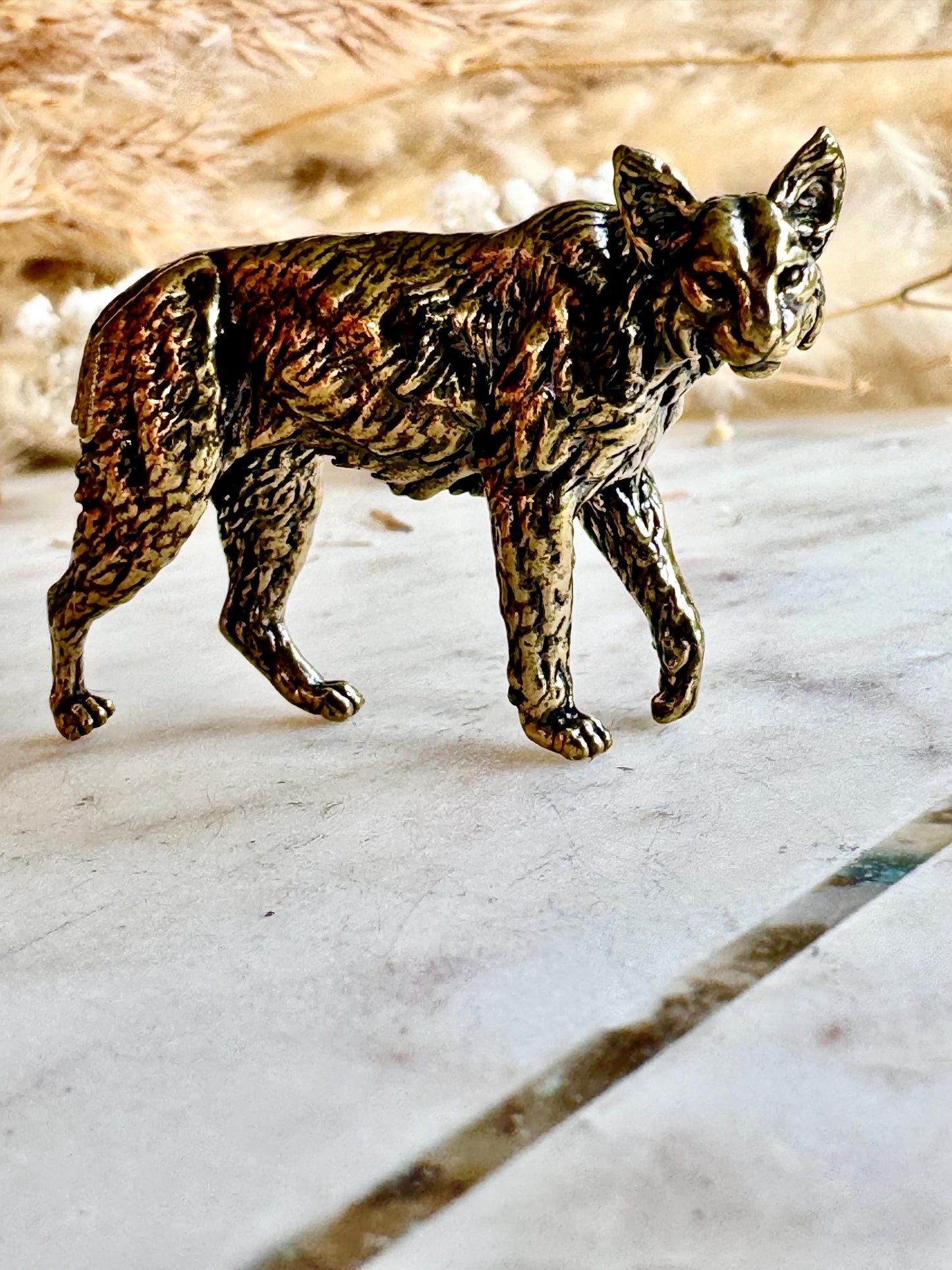 Miniature Brass Lynx Figurine – Detailed Wild Forest Cat Sculpture in Solid Brass