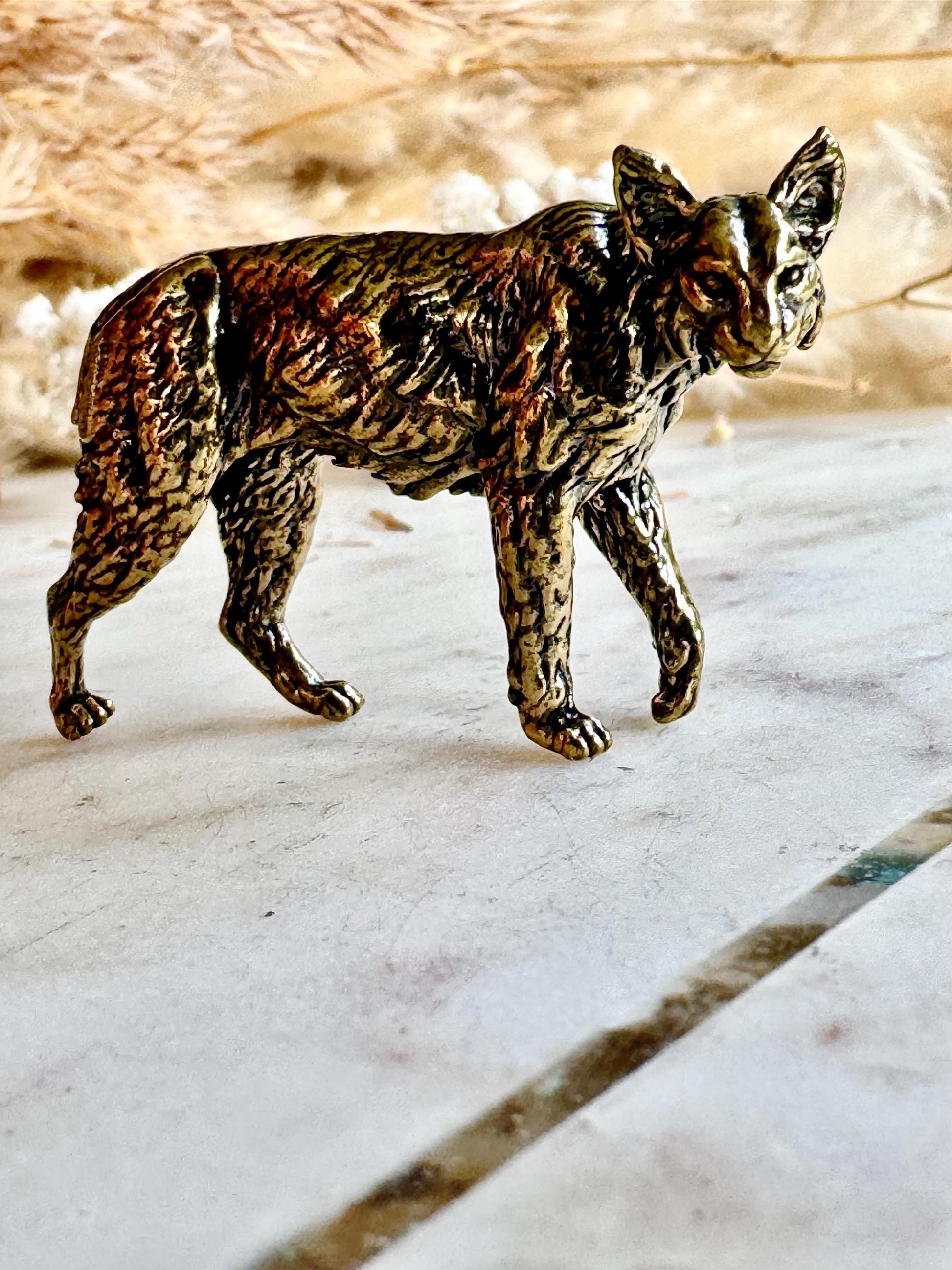 Miniature Brass Lynx Figurine – Detailed Wild Forest Cat Sculpture in Solid Brass