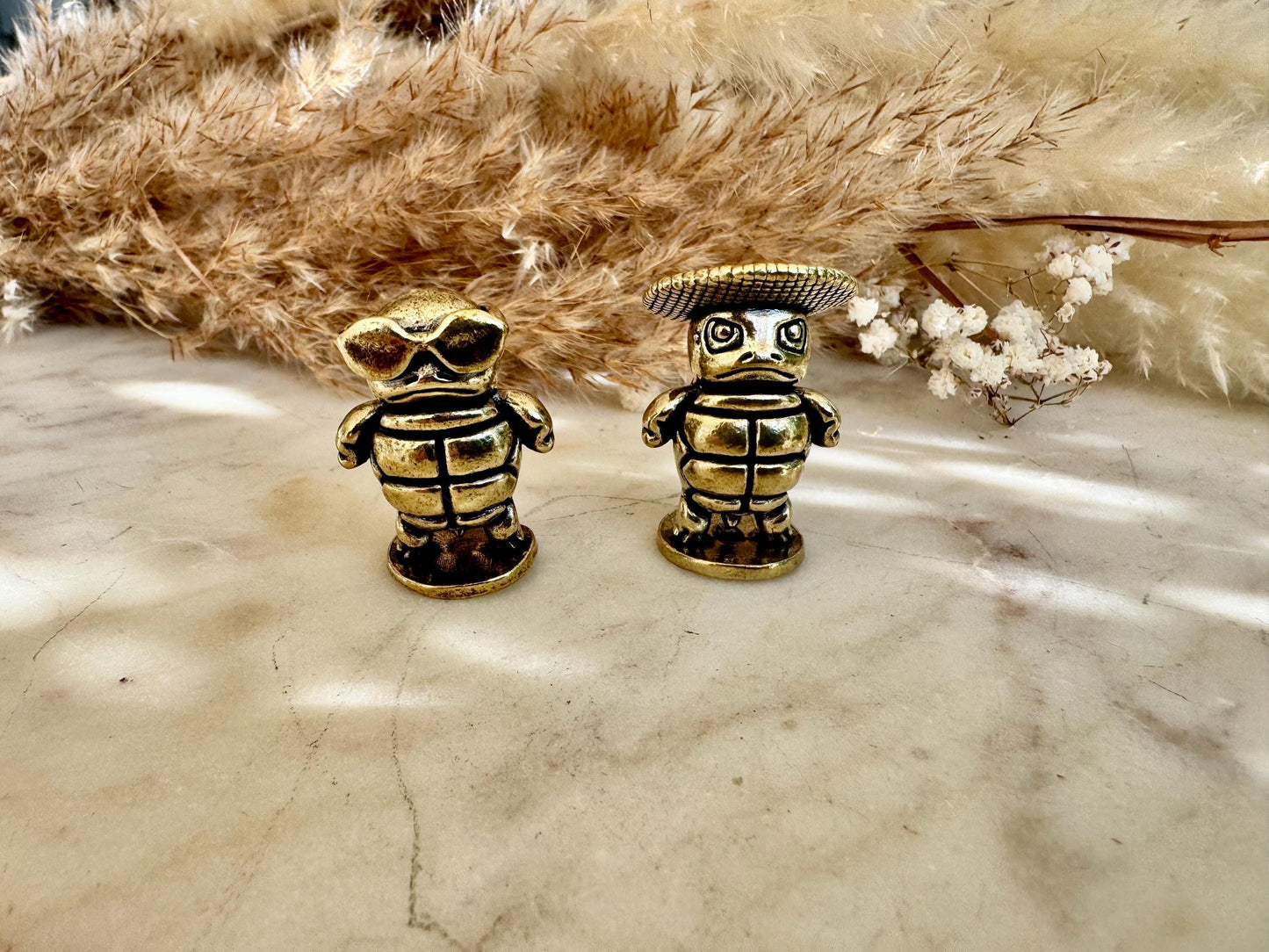 Mini Brass Ninja Turtle Figurine – Animal Shelf Decor Brass Turtle Figurine with Hat – Quirky Ninja Turtle Ornamen