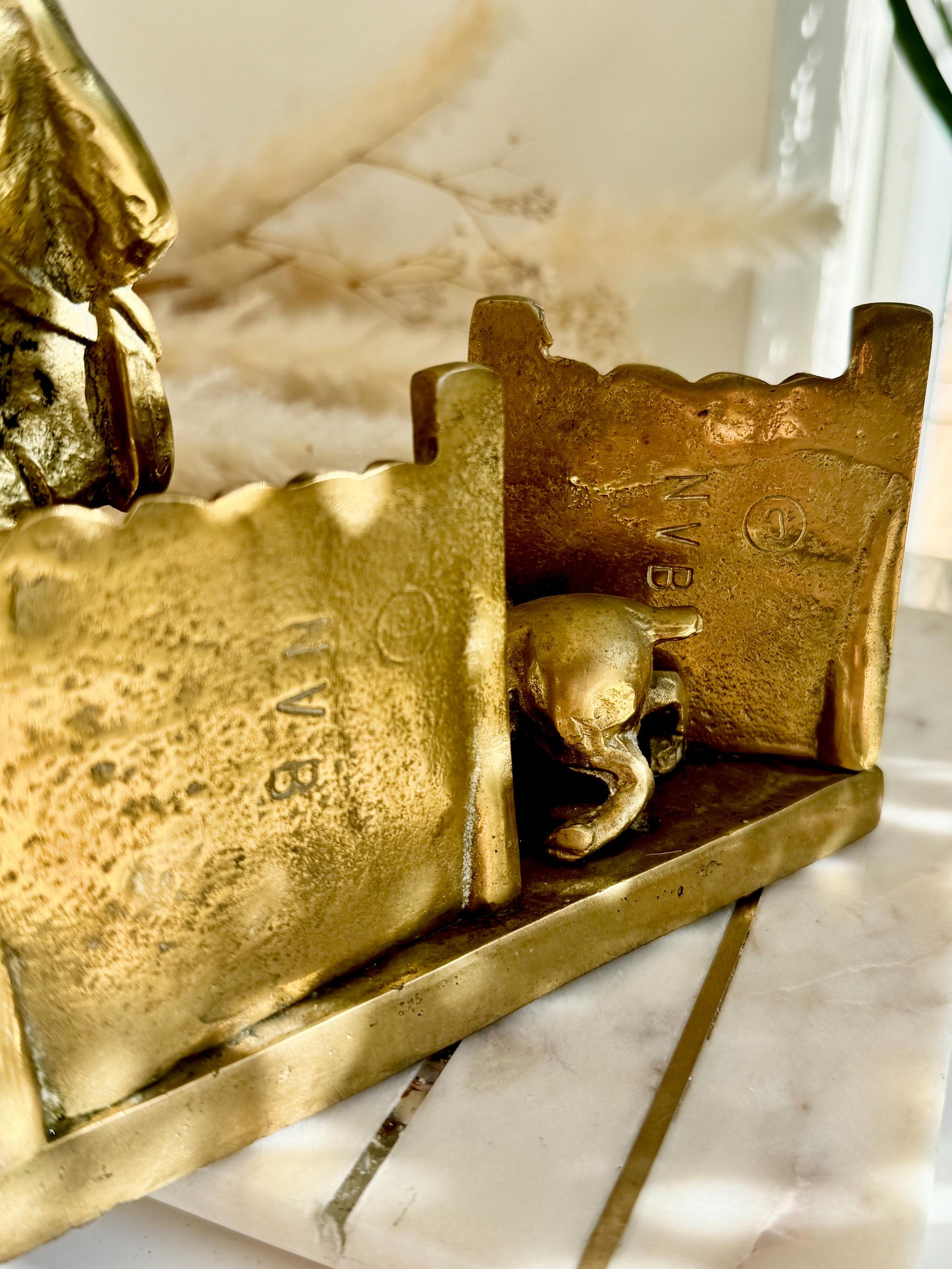 Vintage Brass Doorstop “Beware of the Dog” with Postman and Dog Scene – Humorous Figurine – Mid-Century Cast Brass Sculpture
