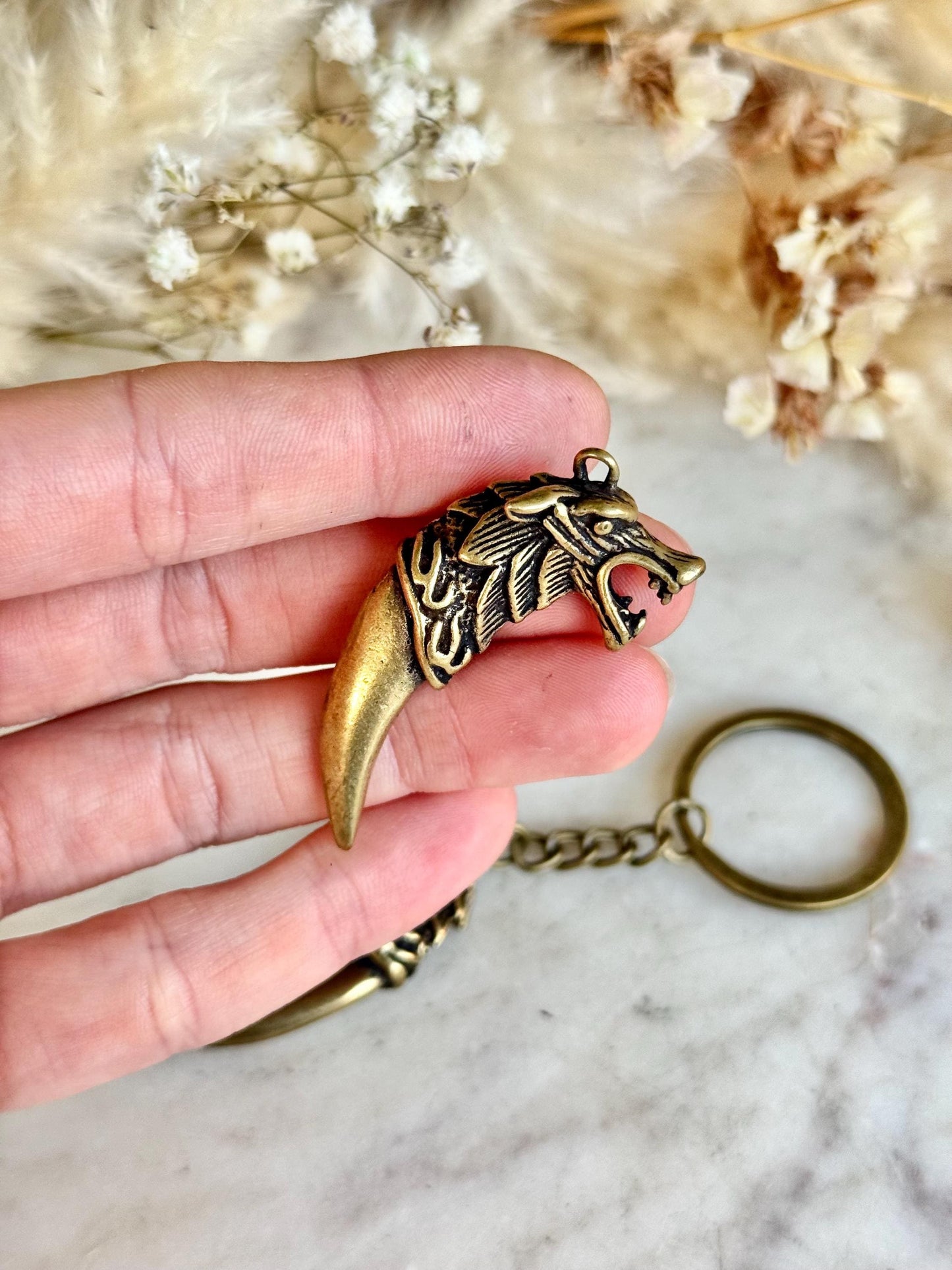 Solid Brass Viking Wolf Fang Keychain – Norse Mythology Tribal Amulet – Gothic Nordic Pendant, Novelty gift
