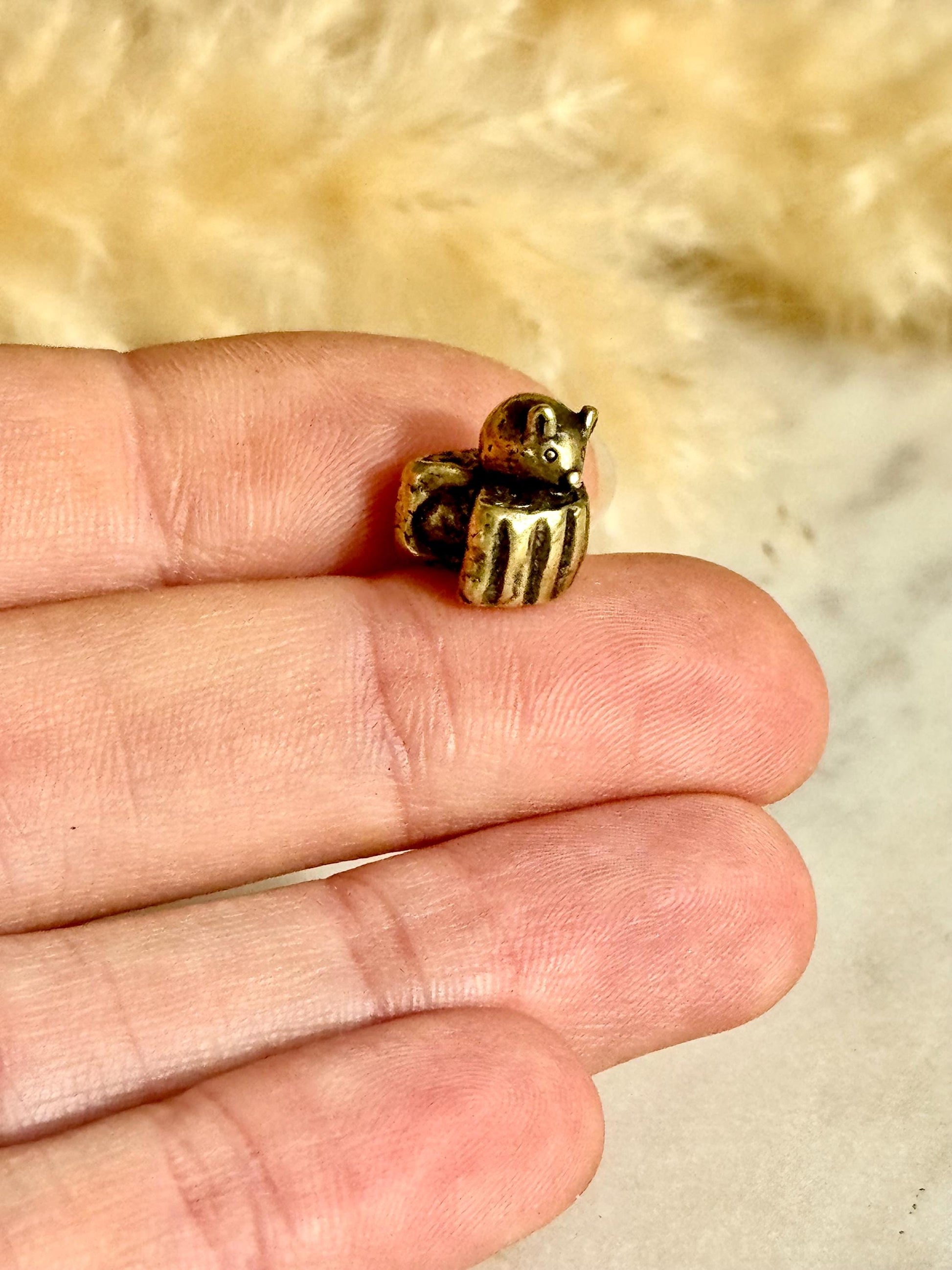 Miniature Brass Mouse with Cheese – Tiny Figurine of Mouse Holding Cheese Wheel – Good Luck Totem or Desk Decor