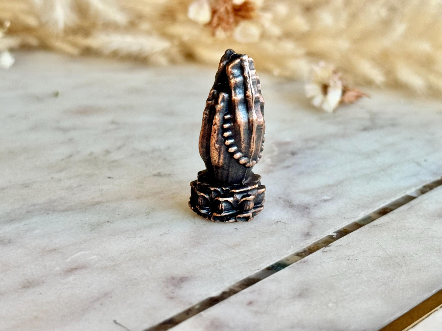 Miniature Brass Incense Holder – Praying Hands with Rosary Beads – Gothic Home Altar Decor or Witchy Keepsake Vessel