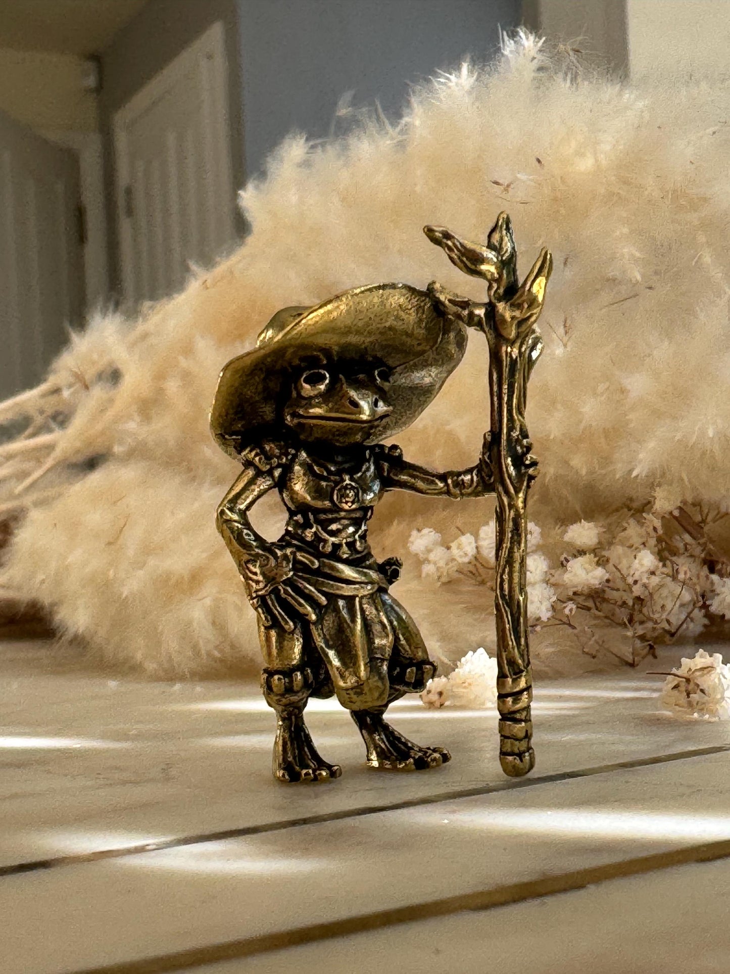 Miniature Brass Frog Wizard Figurine – Fantasy Toad Mage with Staff and Hat, Whimsical Frog Sculpture