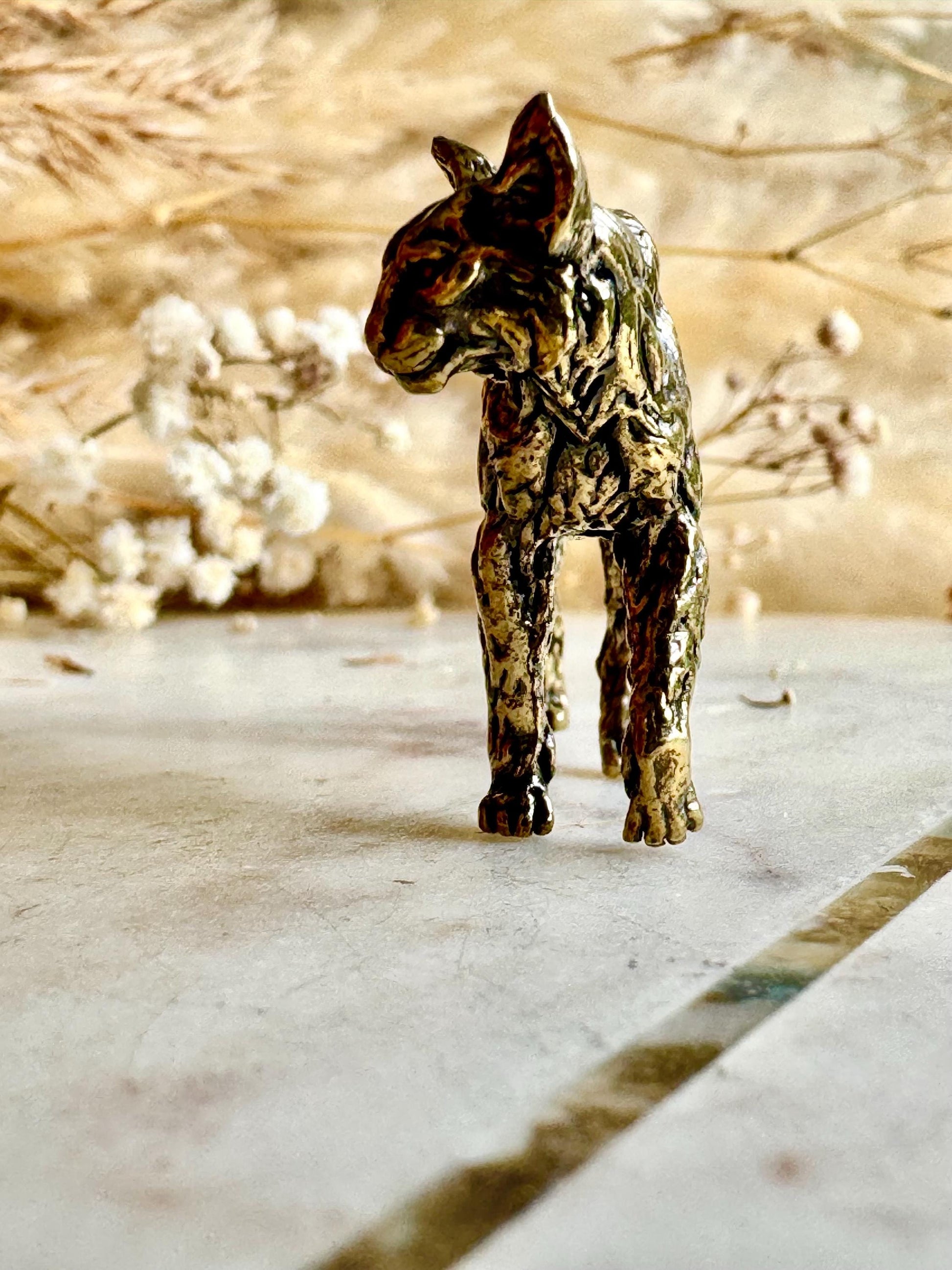 Miniature Brass Lynx Figurine – Detailed Wild Forest Cat Sculpture in Solid Brass